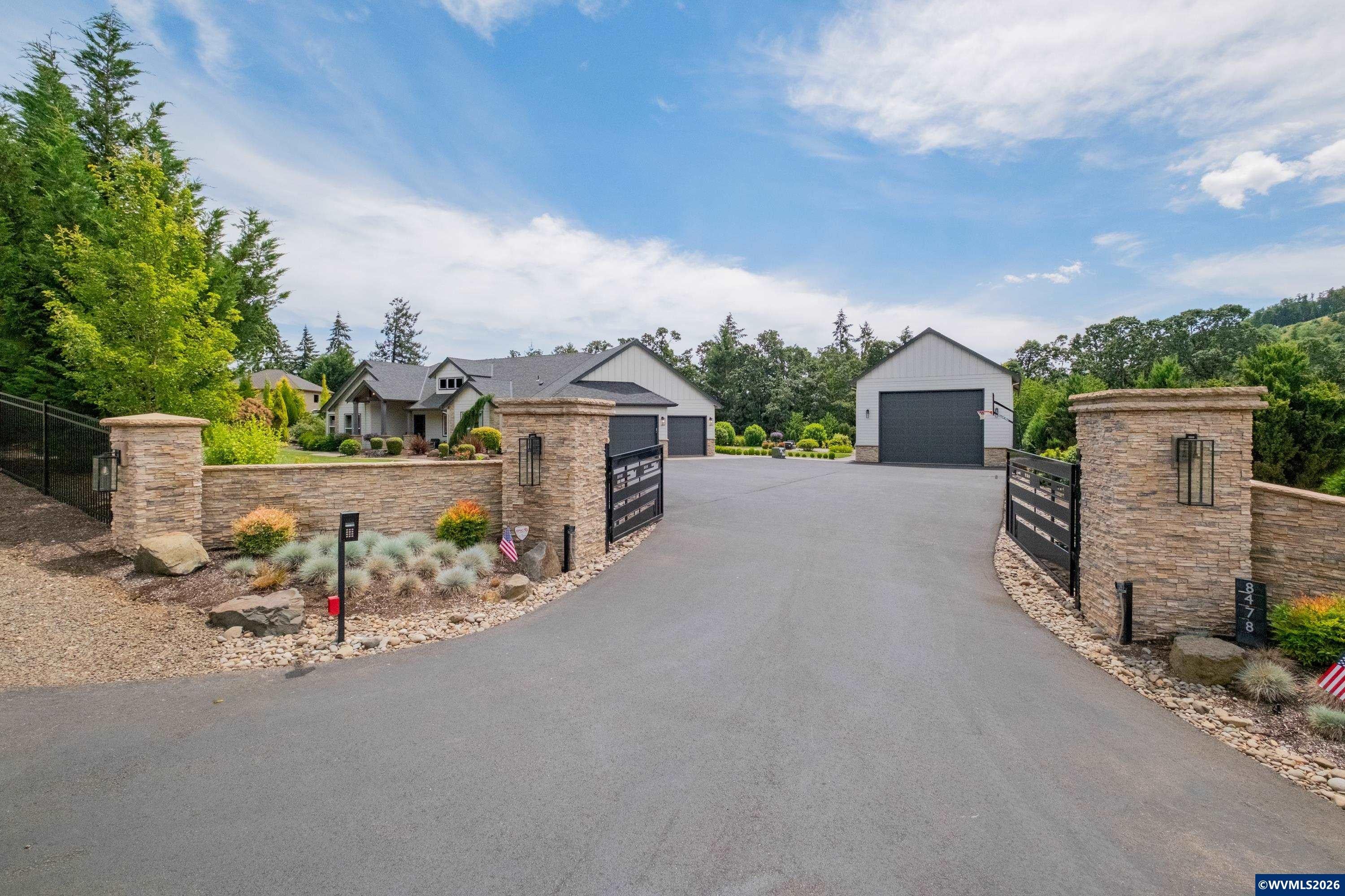8478 Valley Wy SE — photo