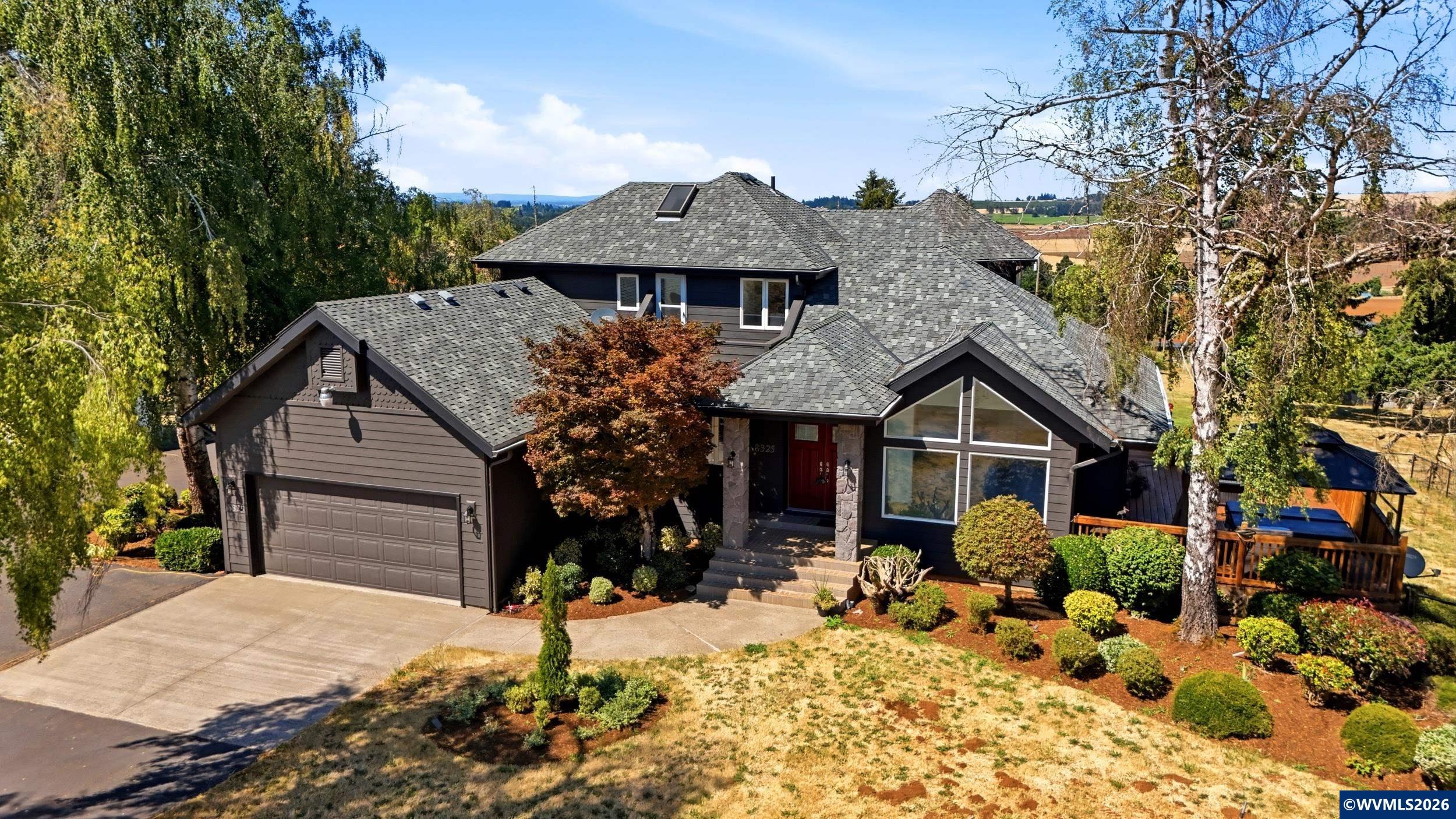 8325 Redwood Dr SE — photo