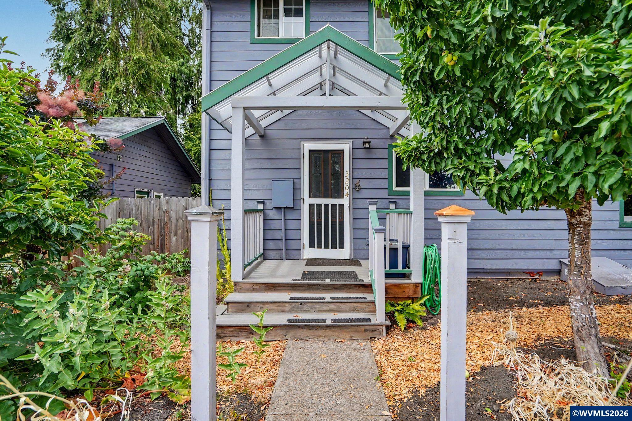 3204 NW Grant Av — photo