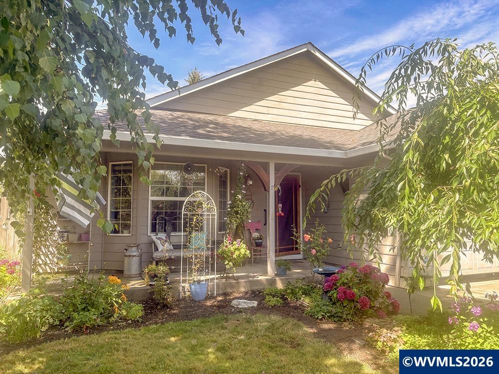 1642 SE Cortland Av — photo