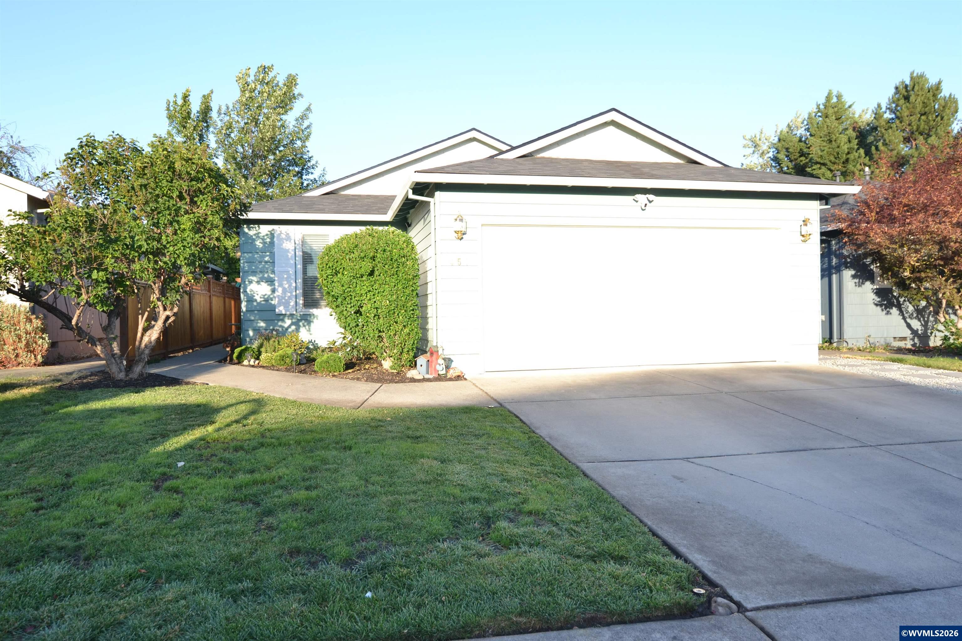 450 St Clair Wy — photo
