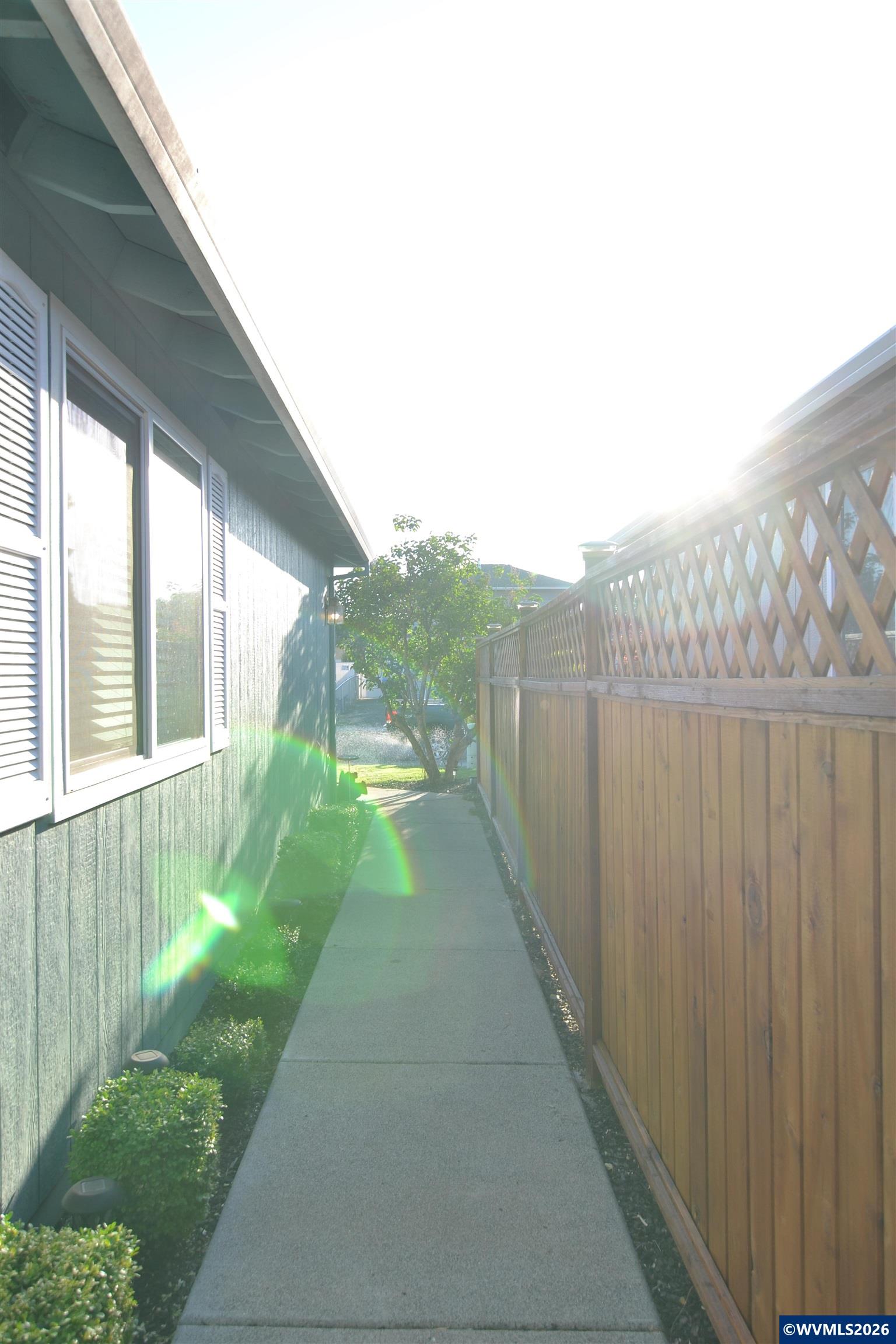 450 St Clair Wy, Eagle Point, OR 97524 — photo 2