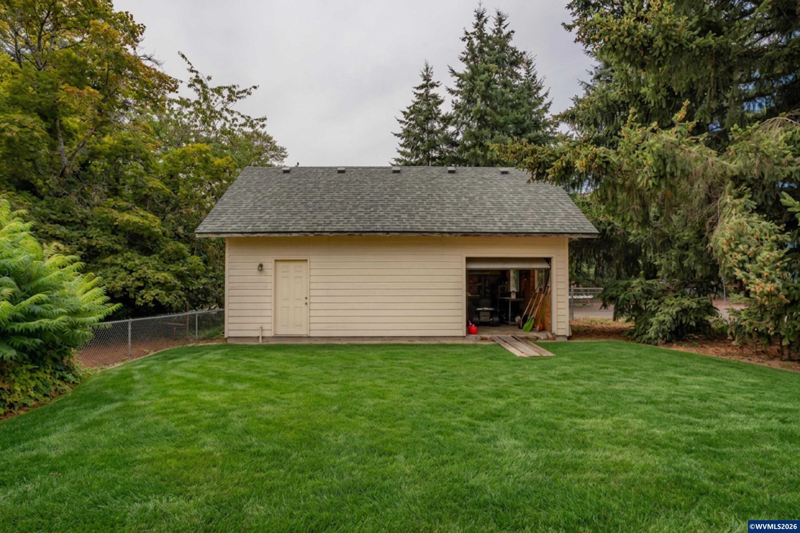 1925 River Rd, Lebanon, OR 97355 — photo 3