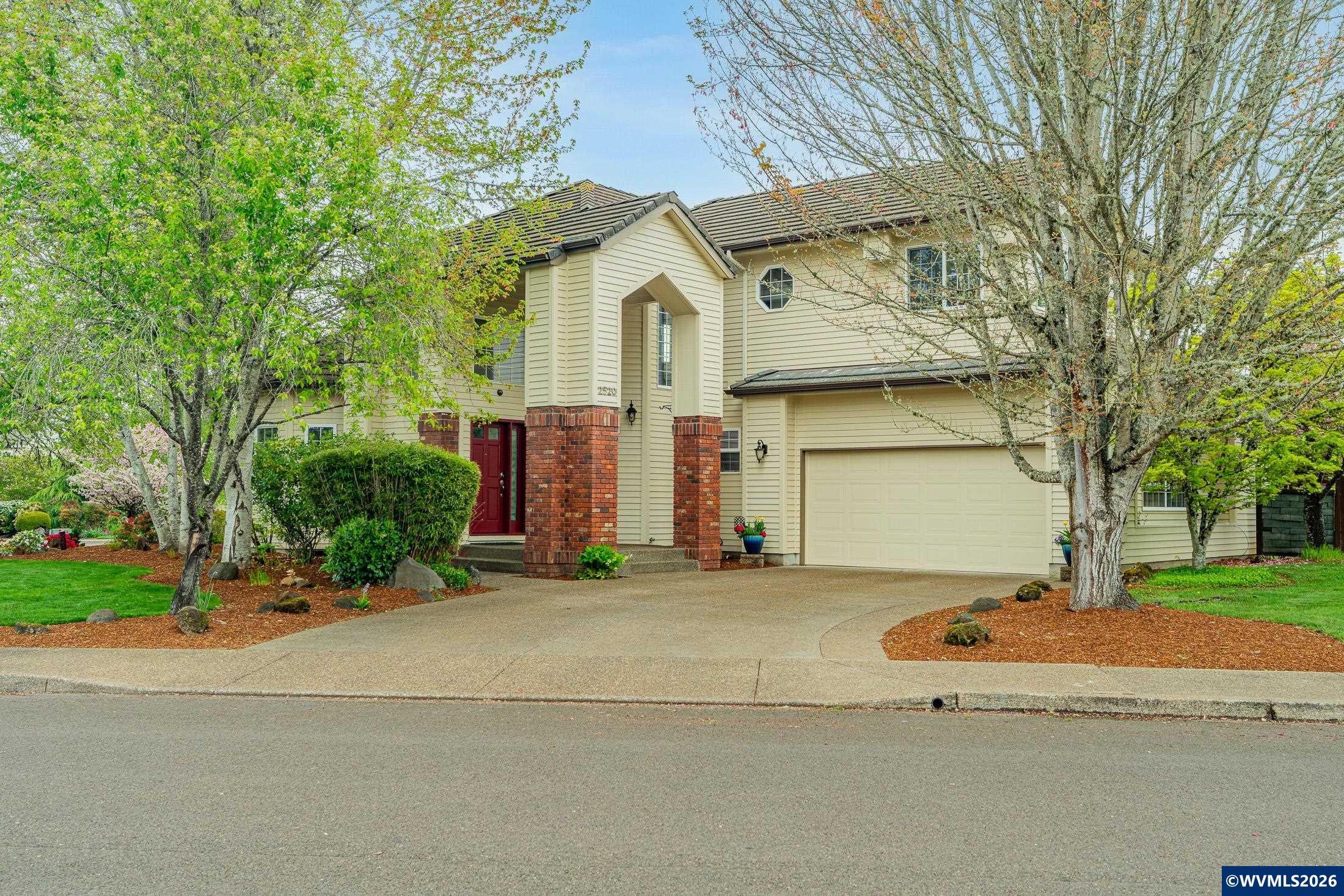 2520 NW Pinehurst Dr — photo