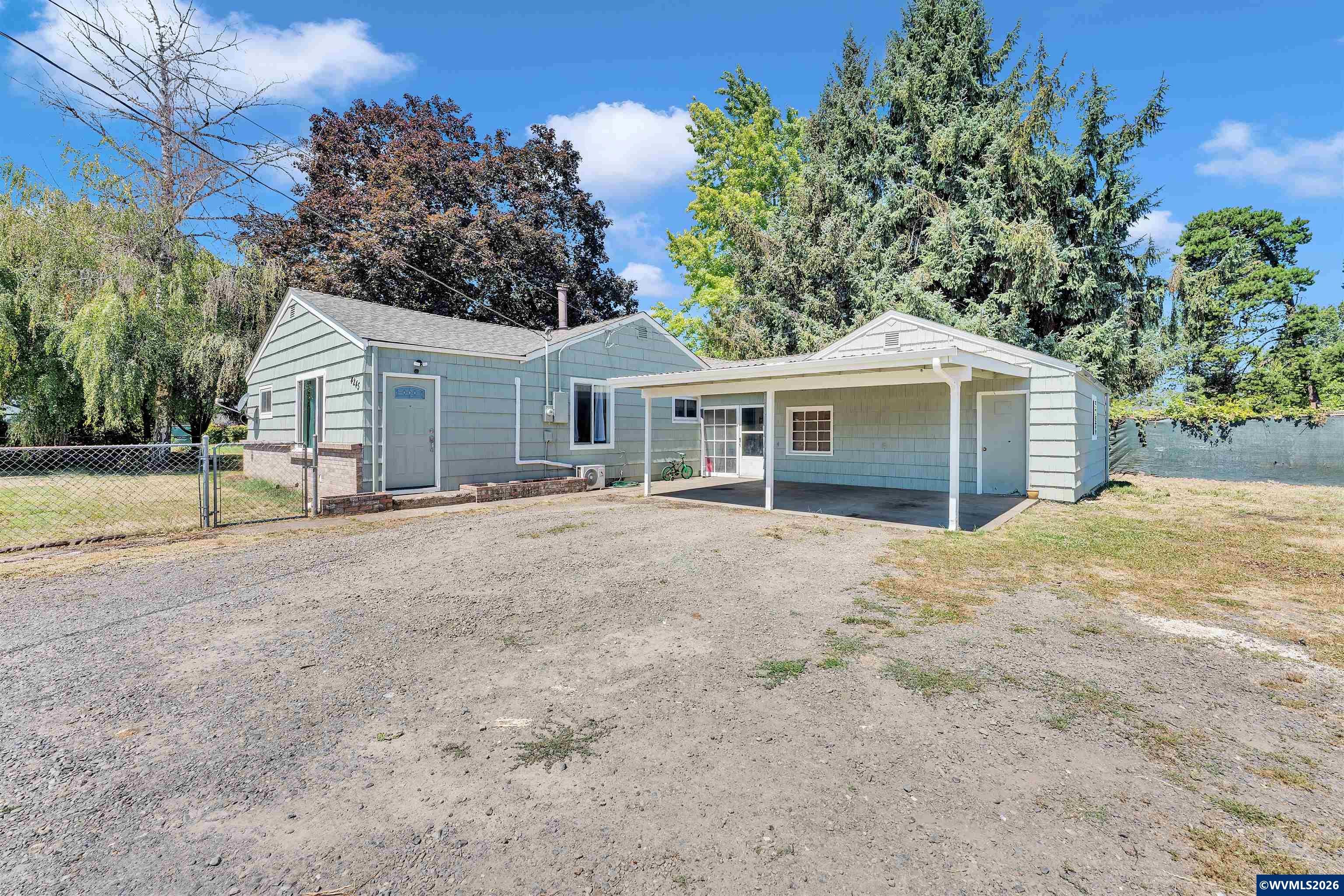 4245 Macleay Rd SE — photo