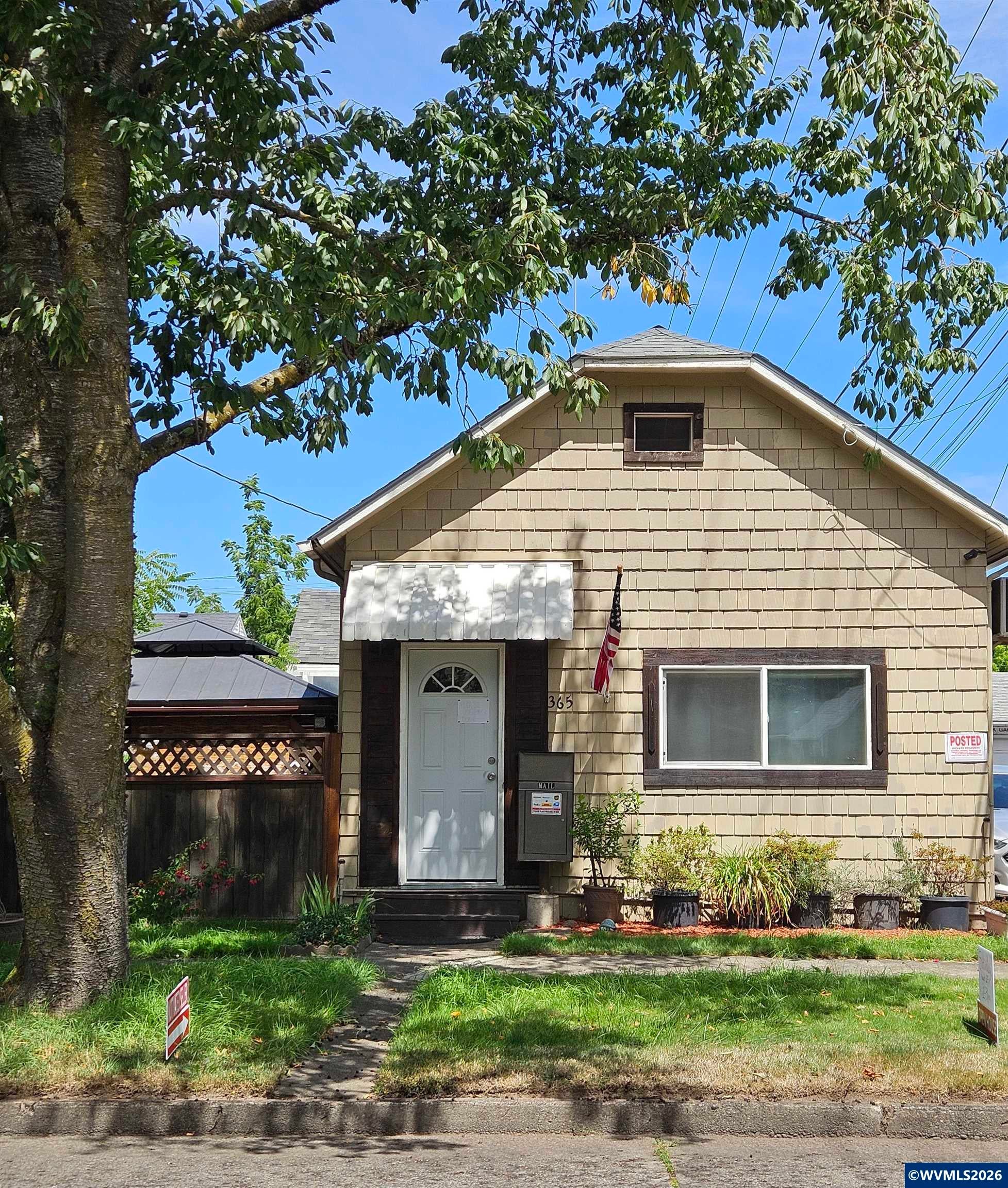 365 Hood St NE — photo