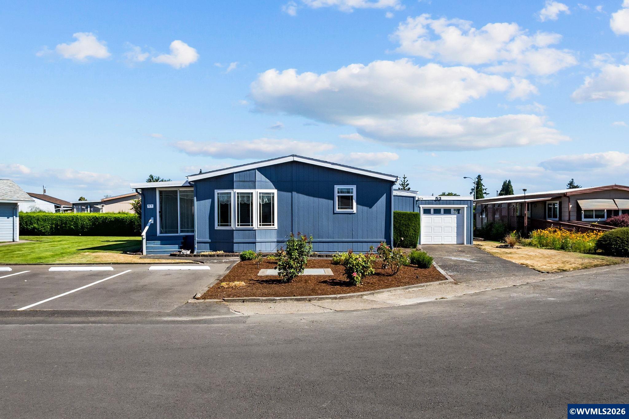 5422 NE Portland Rd — photo