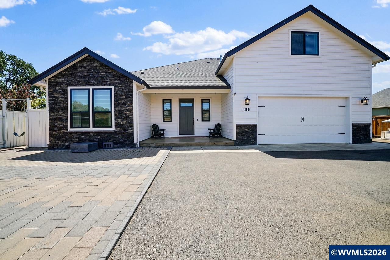 486 NW Coast Mountain Dr — photo
