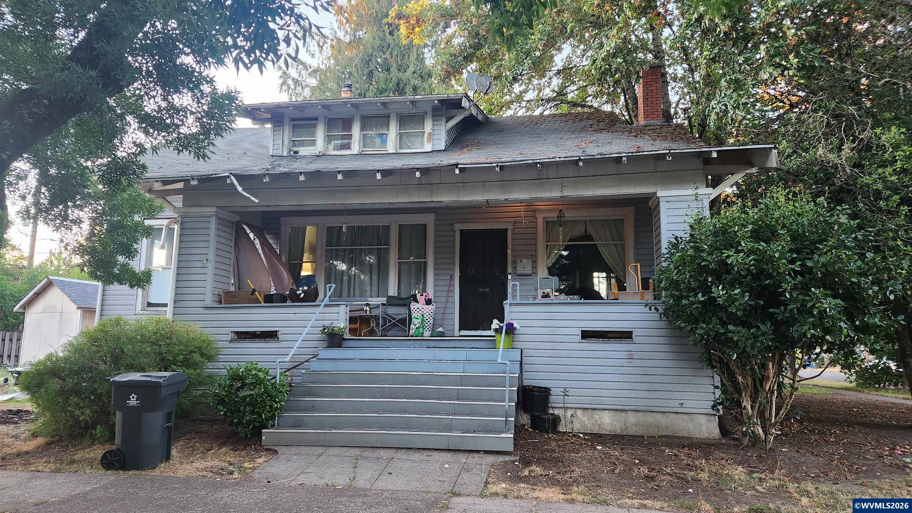 691 Highland Av NE — photo