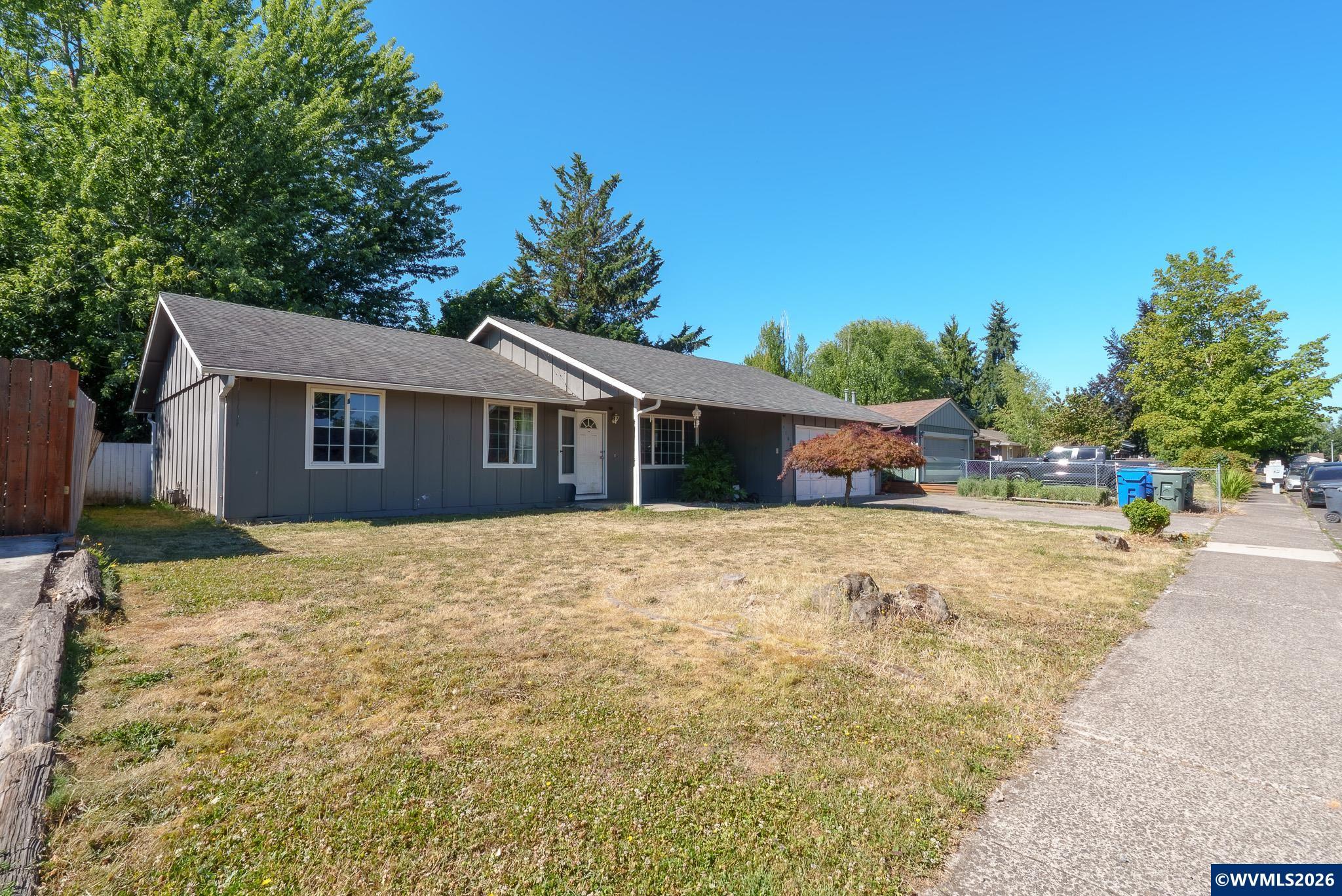 4702 Regal Dr — photo