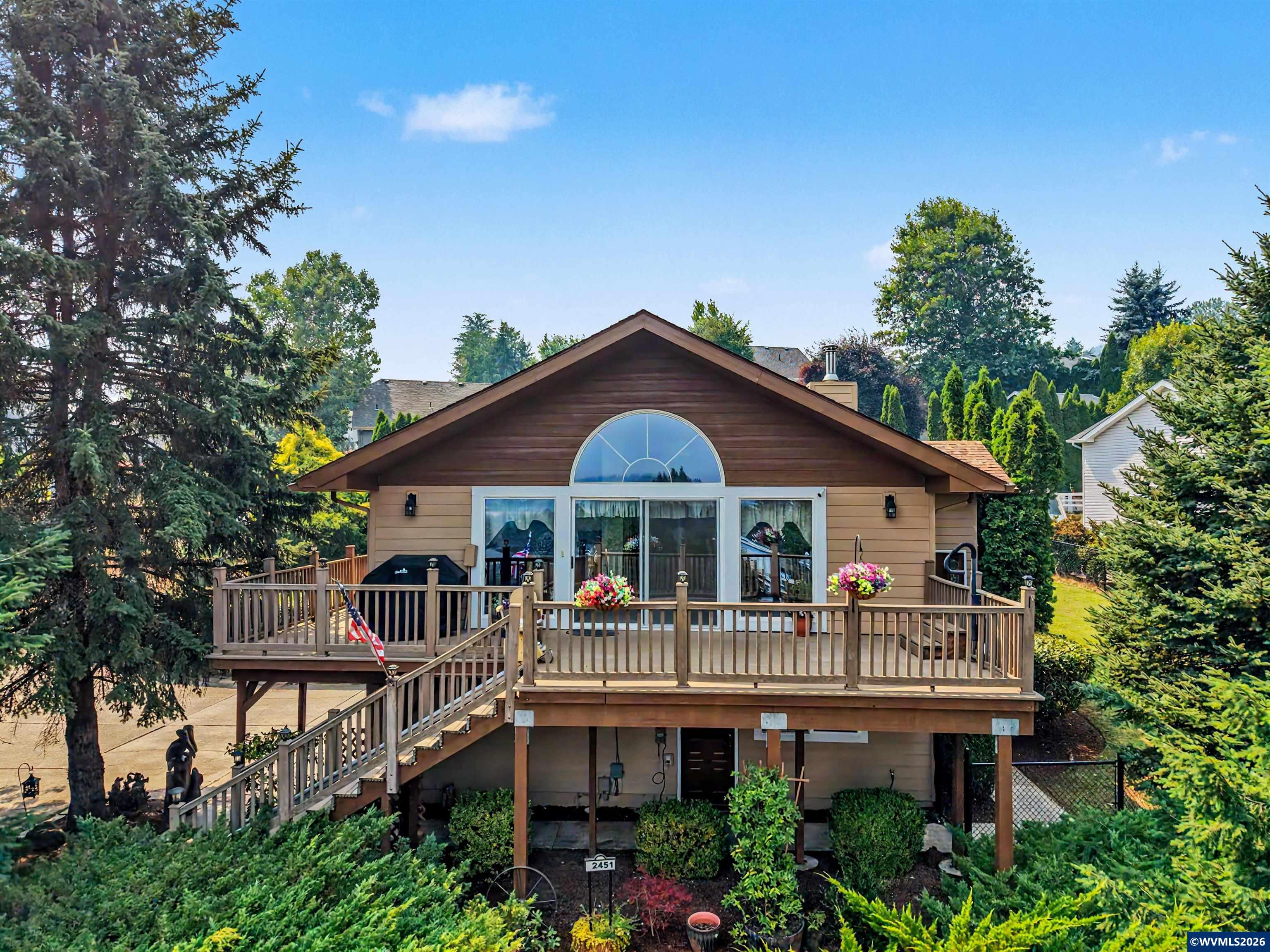 2451 SW Maplewood Dr — photo