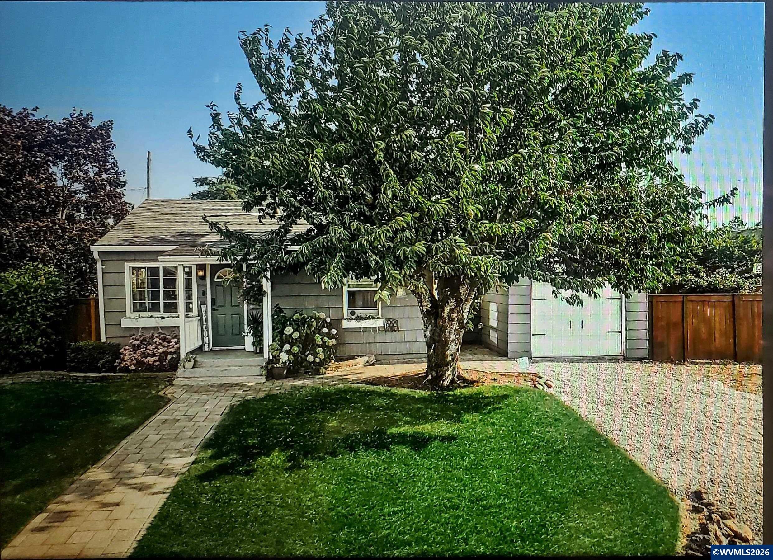 1104 Caleb St — photo