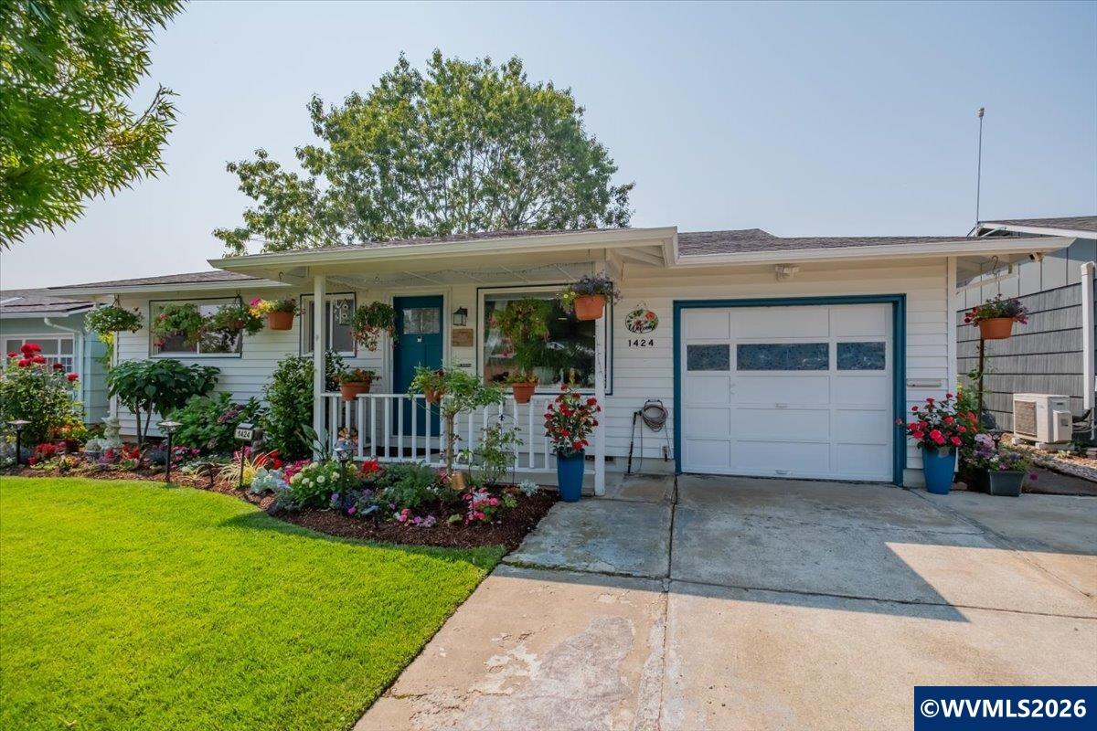 1424 Rainier Rd — photo