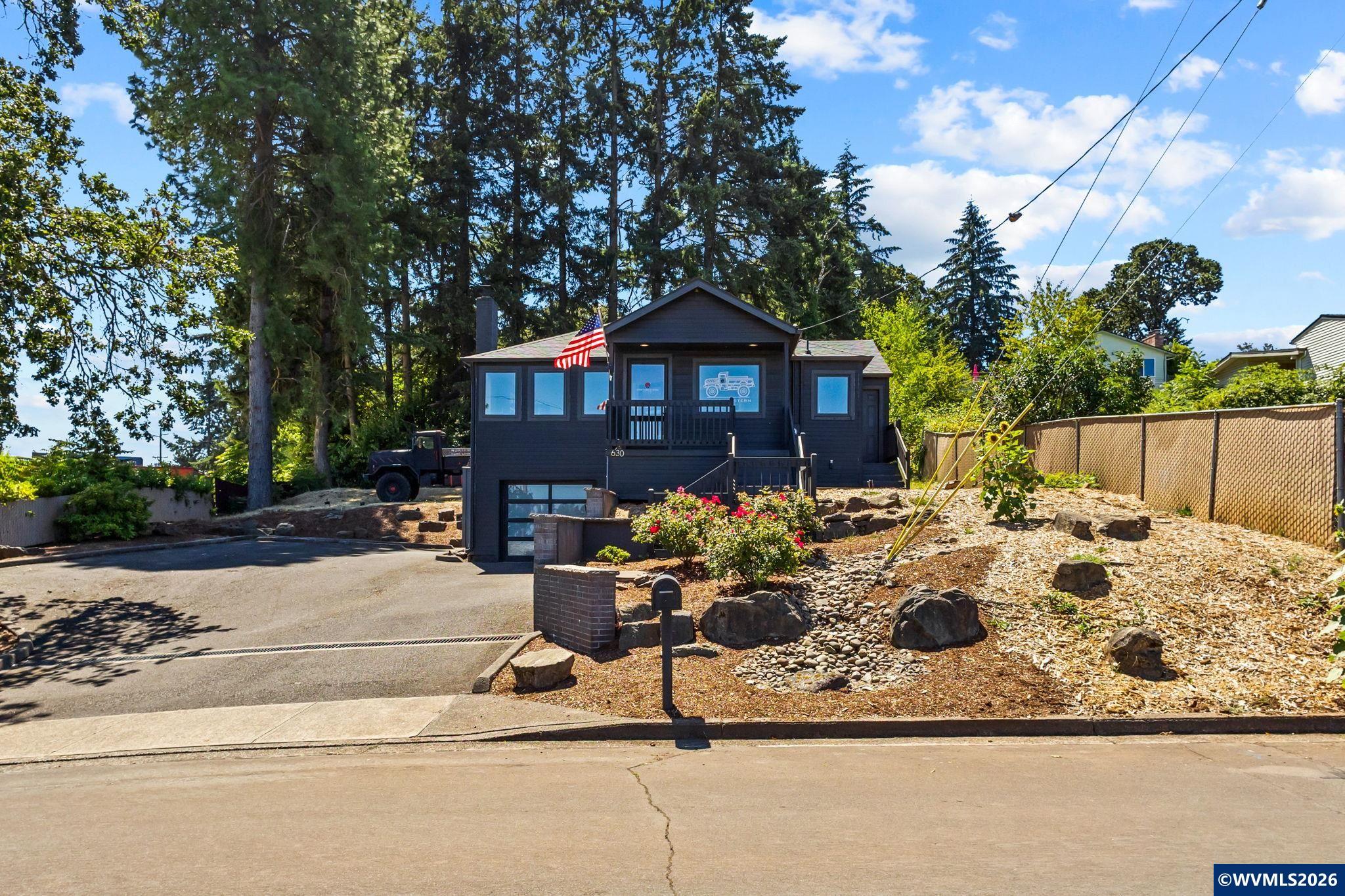630 Mary Av SE — photo