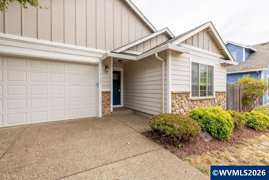 2183 Laurine Ct NE — photo