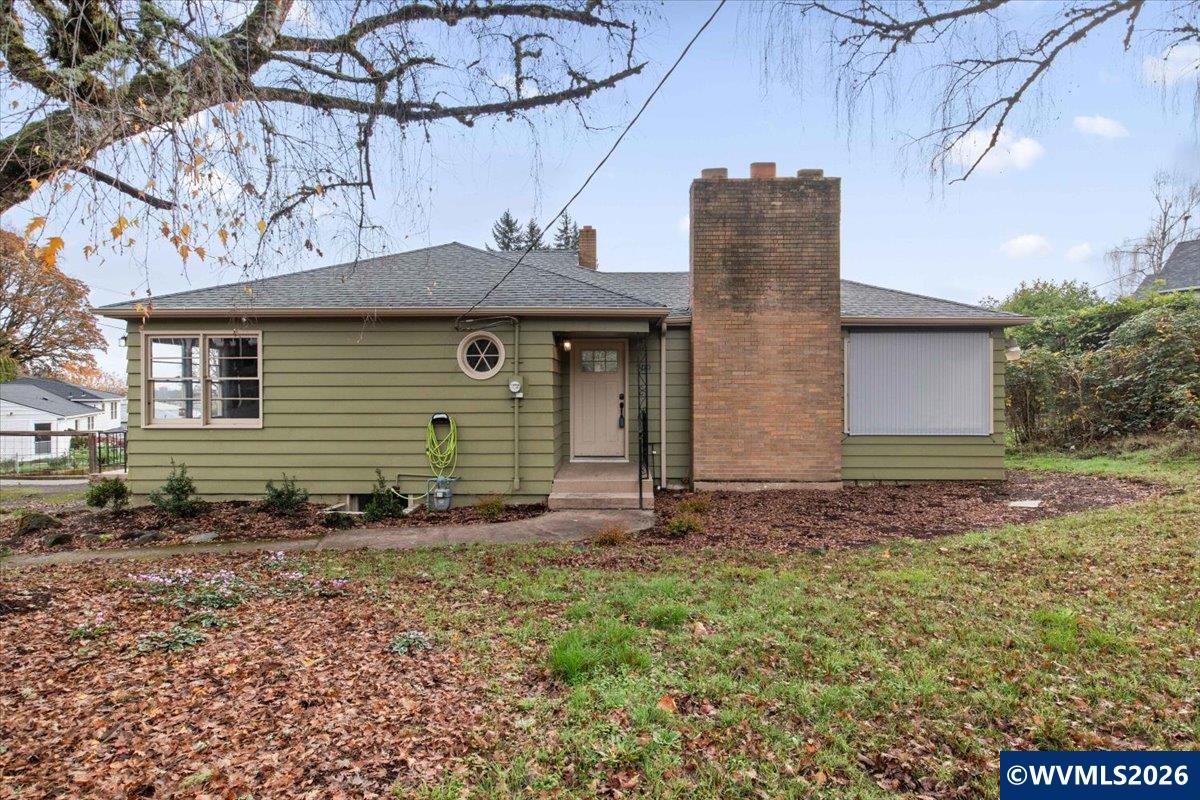 900 Cascade Dr NW — photo