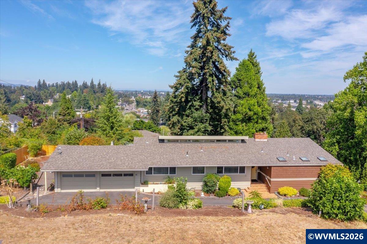 1225 Hillendale Dr SE — photo