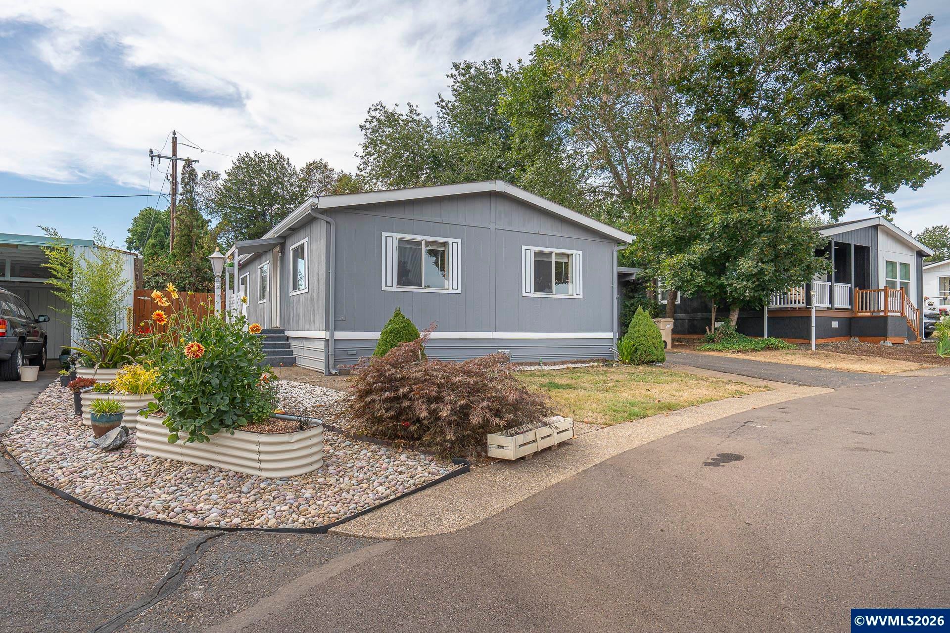 631 E Ellendale #207 Av — photo