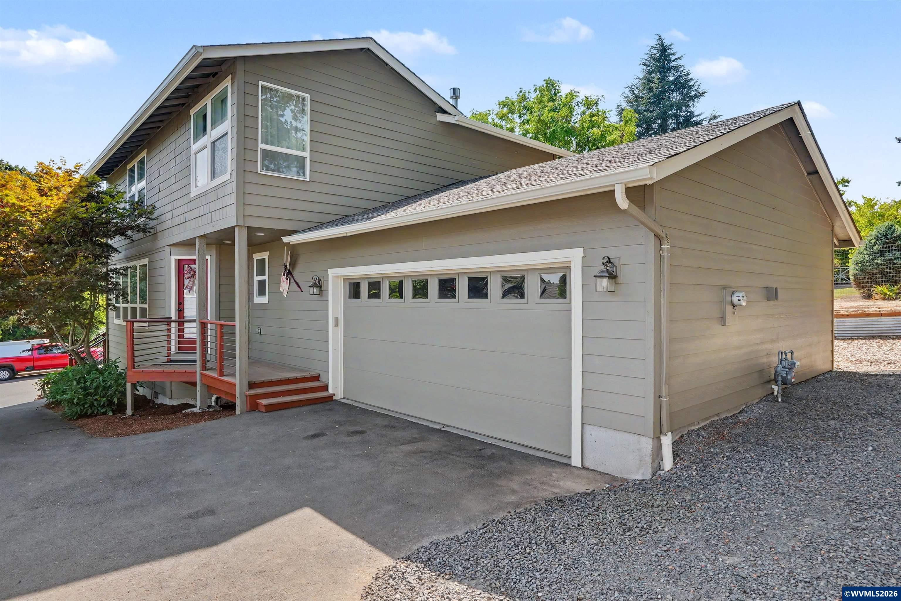 1685 Hillcrest Ct NW — photo