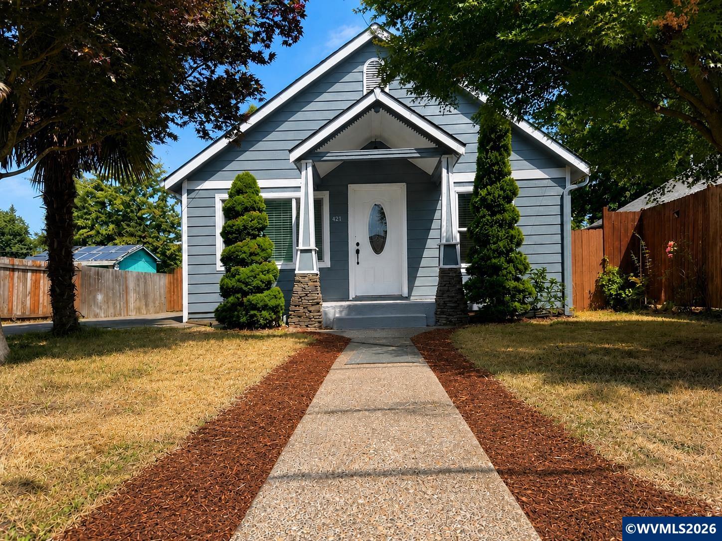 421 Stark St — photo