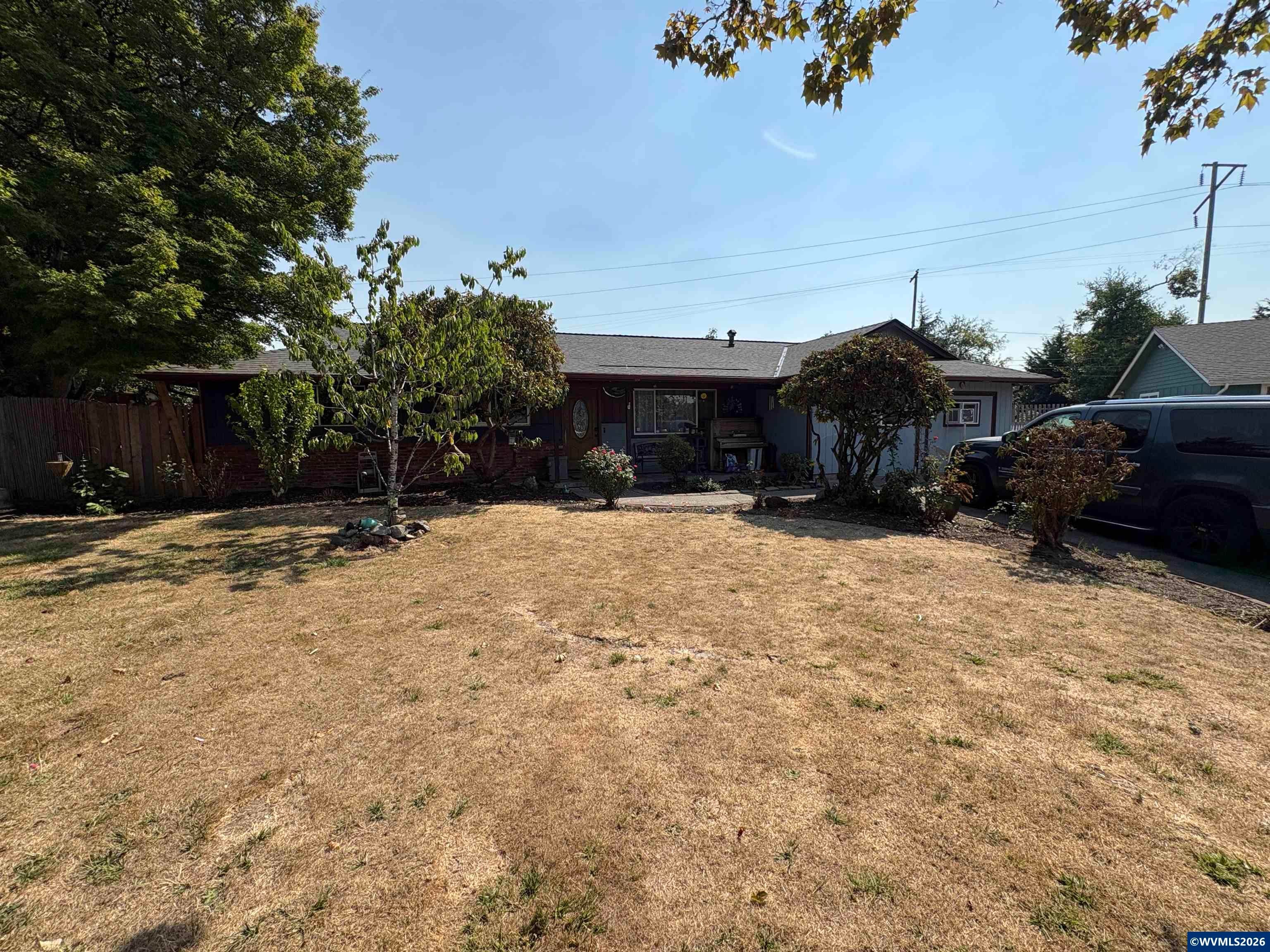 3827 SE Pine St — photo