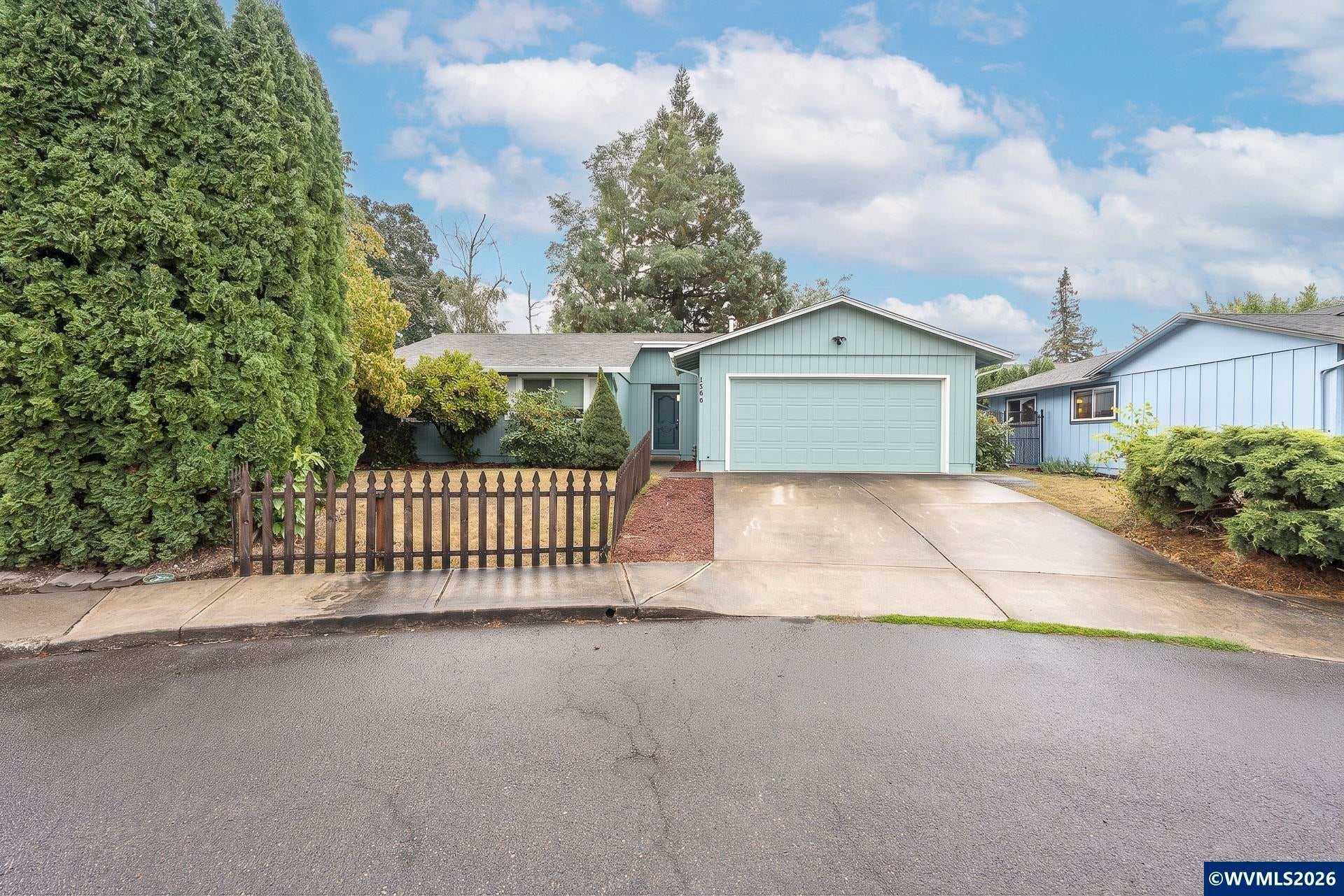 1586 Freeman Ct NE — photo