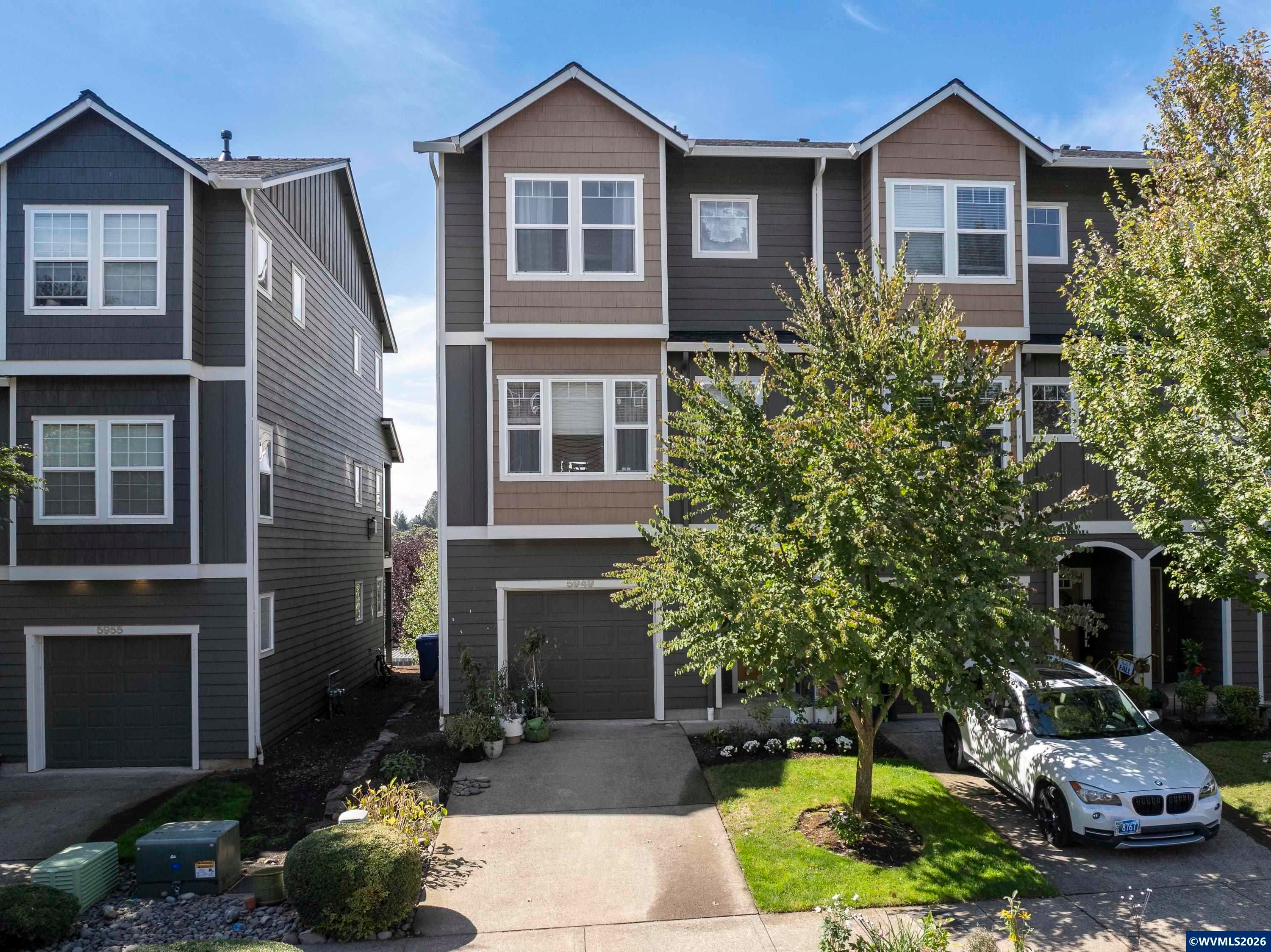 5949 Blue River Dr SE — photo