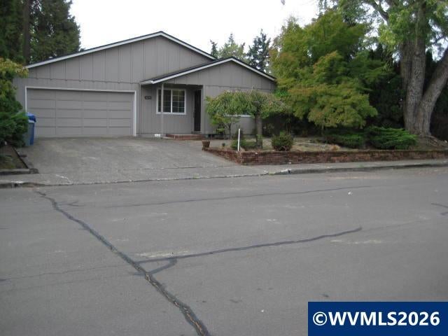4254 Snoopy Ct NE — photo