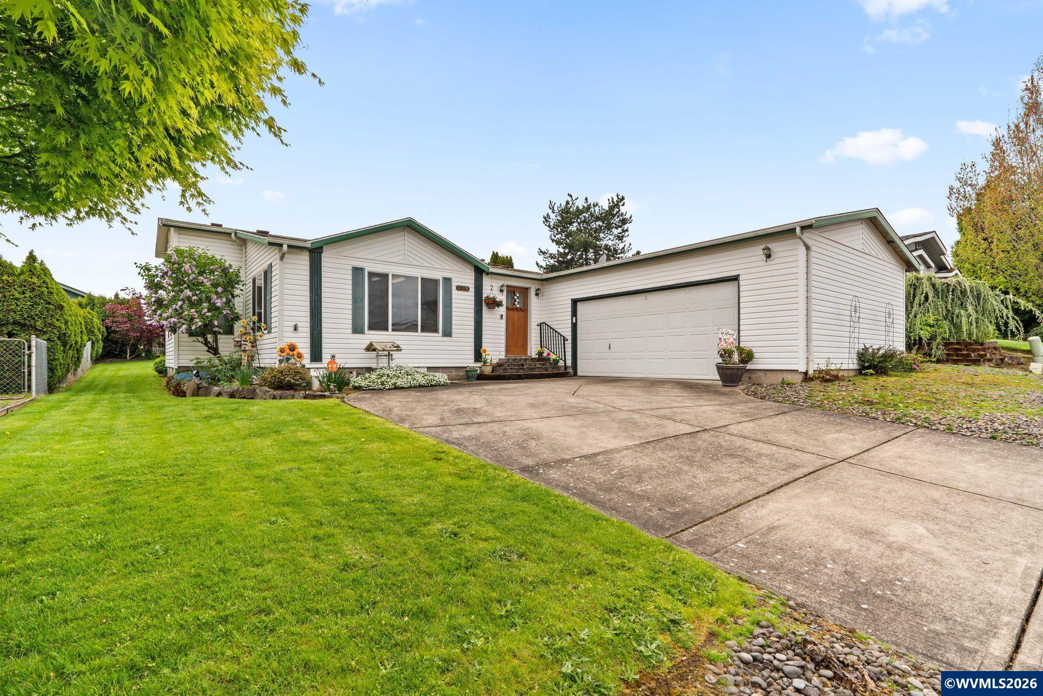 3419 Lake Vanessa Cir NW — photo