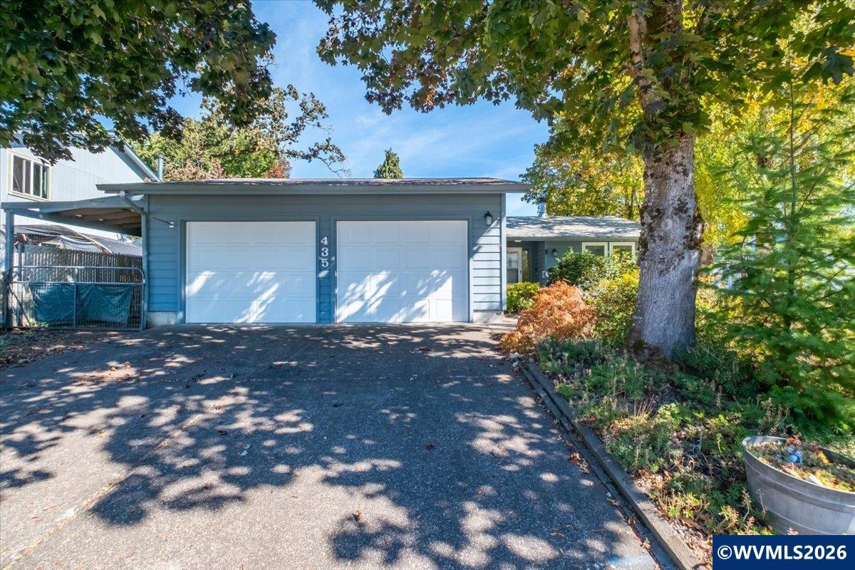 435 Angelee Ct — photo