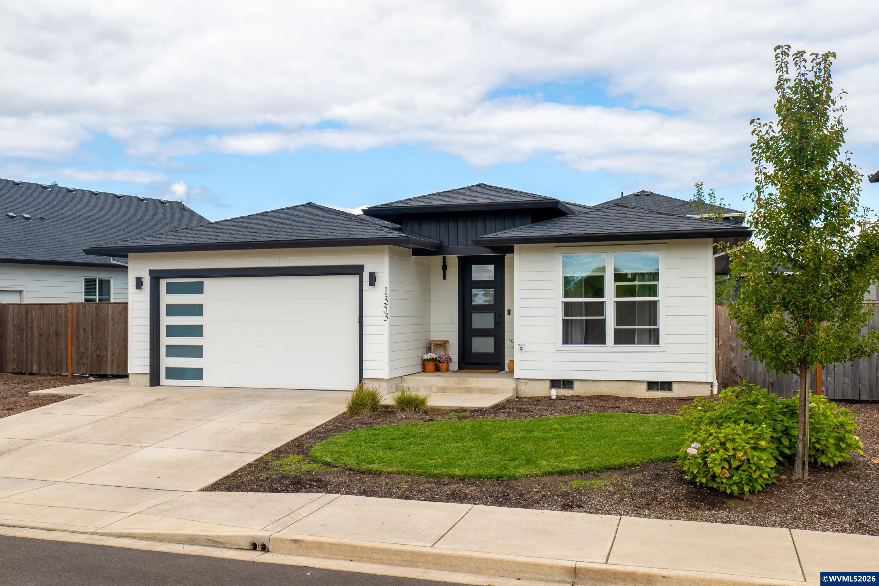 1353 Dalton Ct — photo