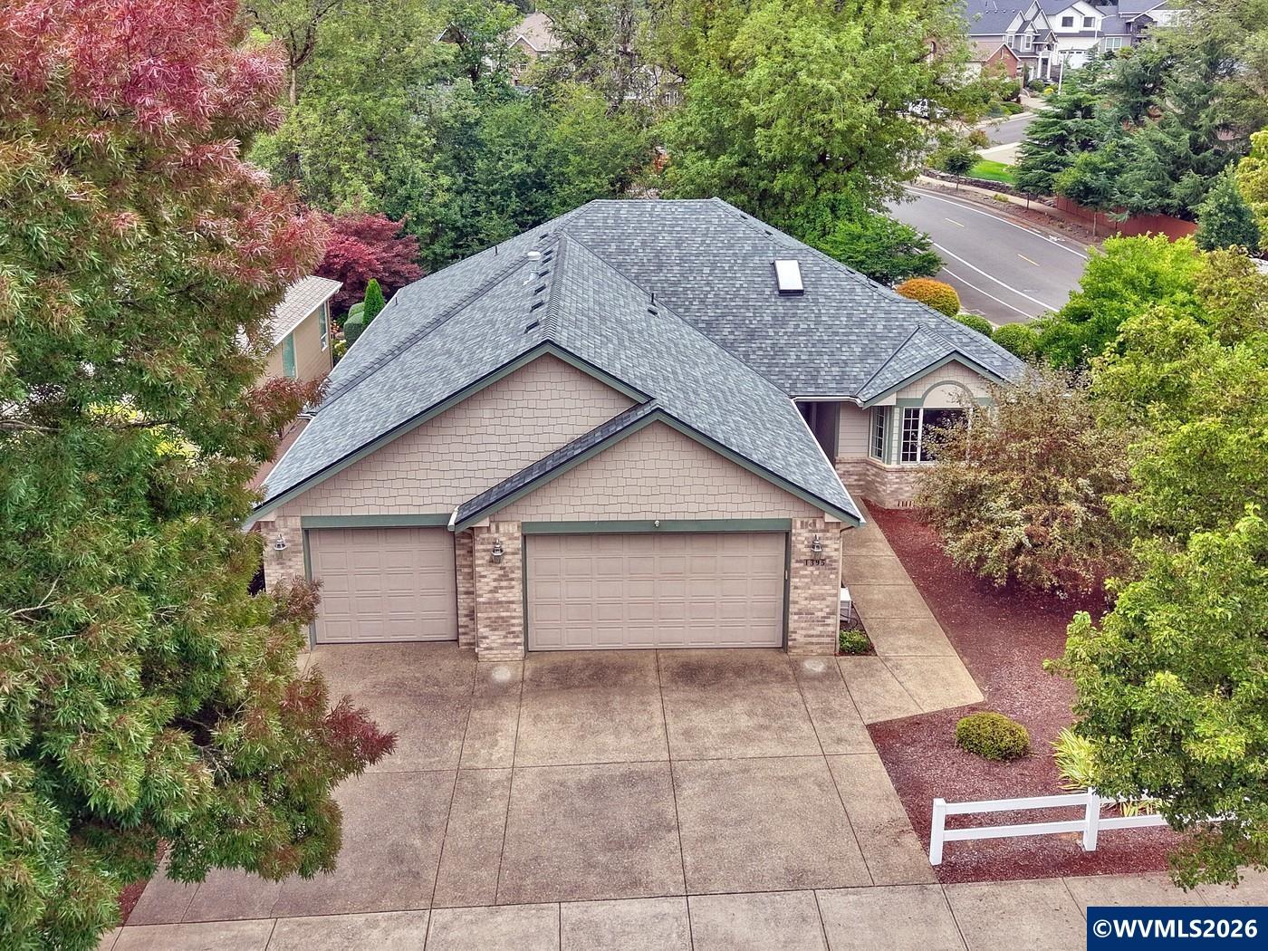 1395 West Meadows Dr — photo