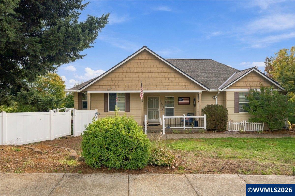 2408 SW Oakwood Dr — photo