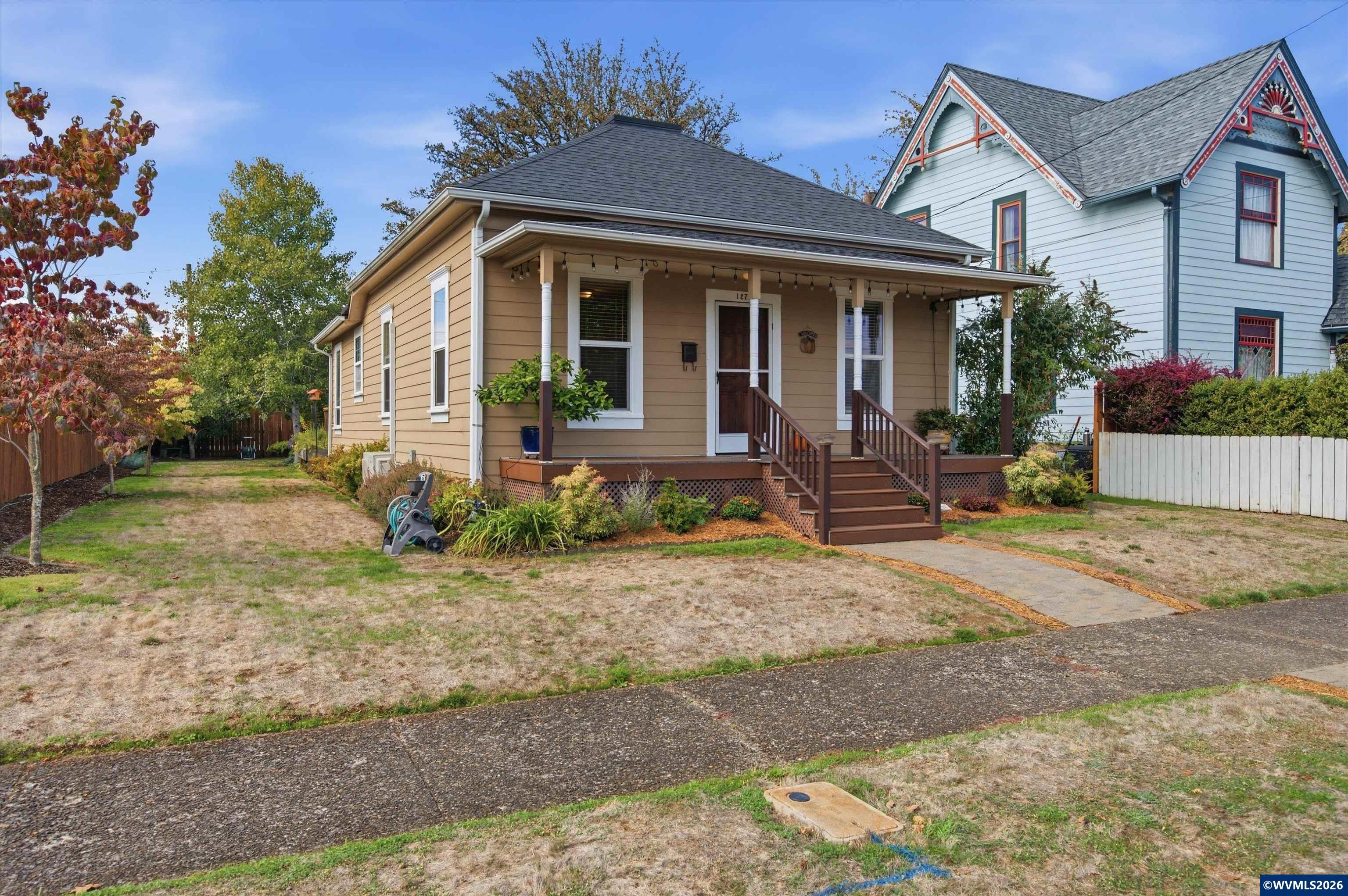 1275 SE Jefferson St — photo