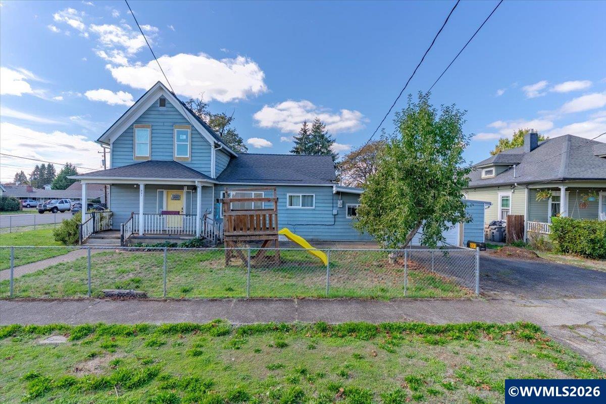 991 SE Lyle St — photo