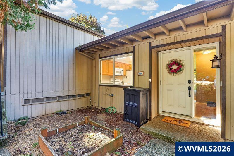 1223 Karen Wy — photo