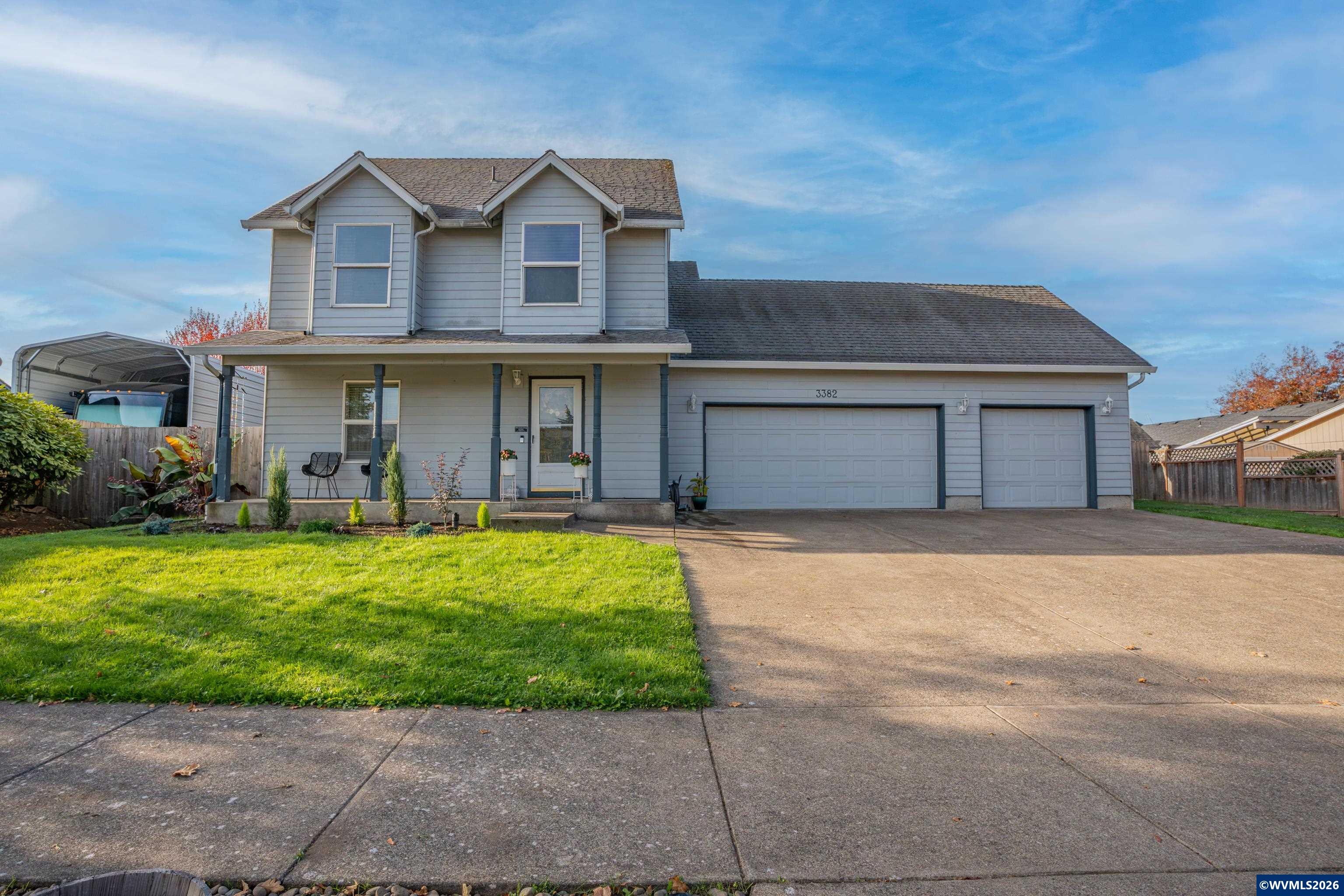 3382 NE Clearwater Dr — photo