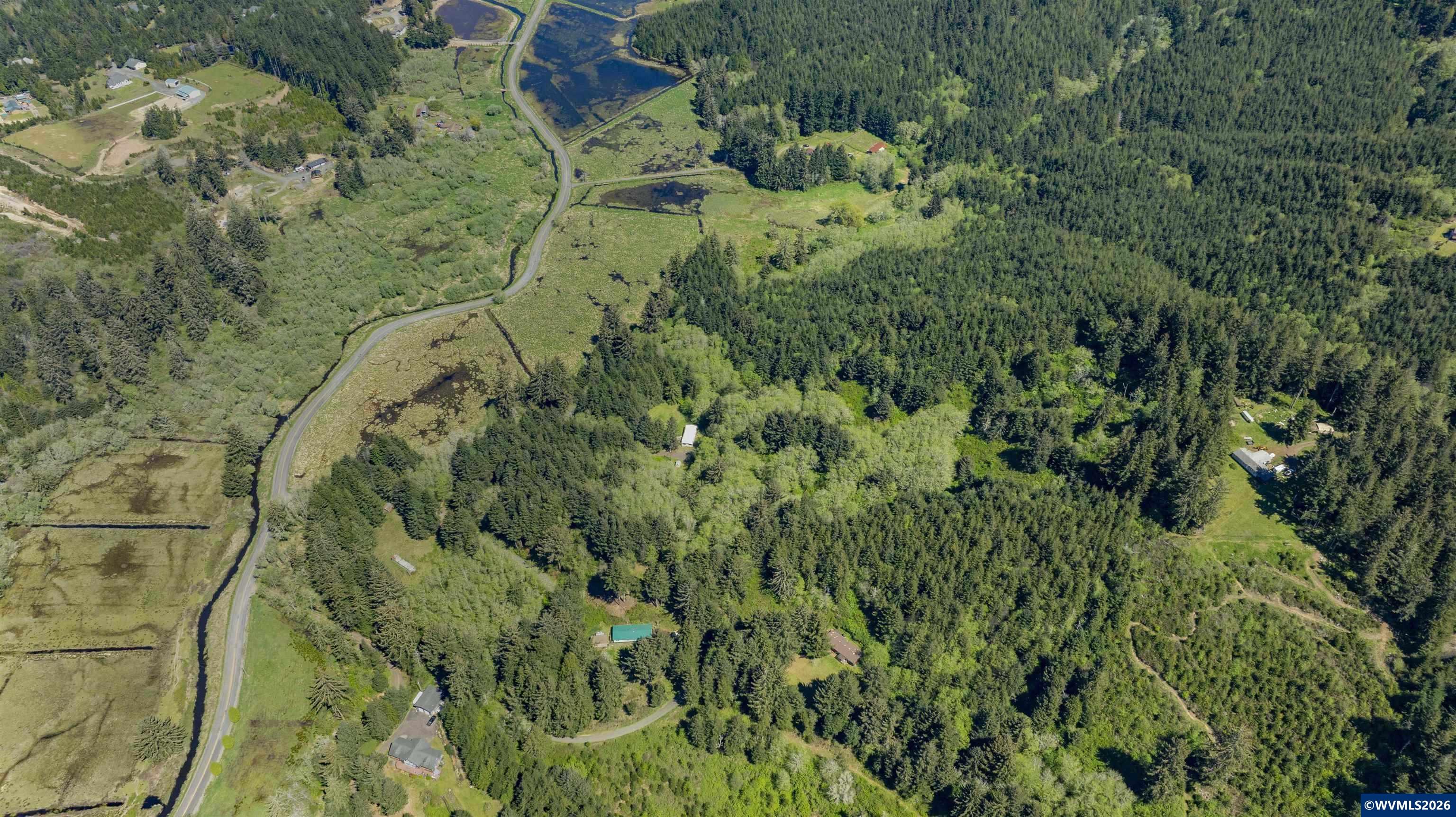 68711 Dixie Rd, North Bend, OR 97459