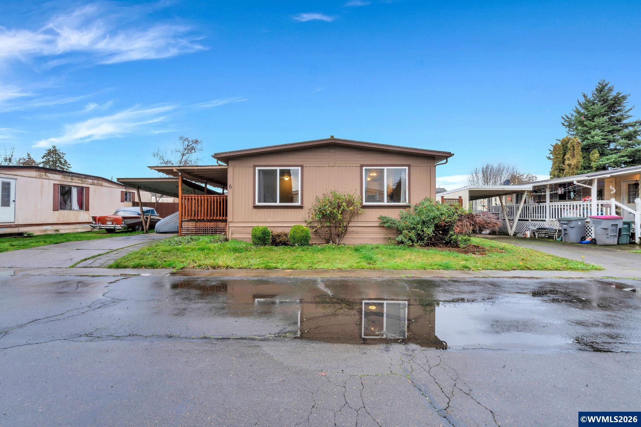 1005 Ferry St — photo