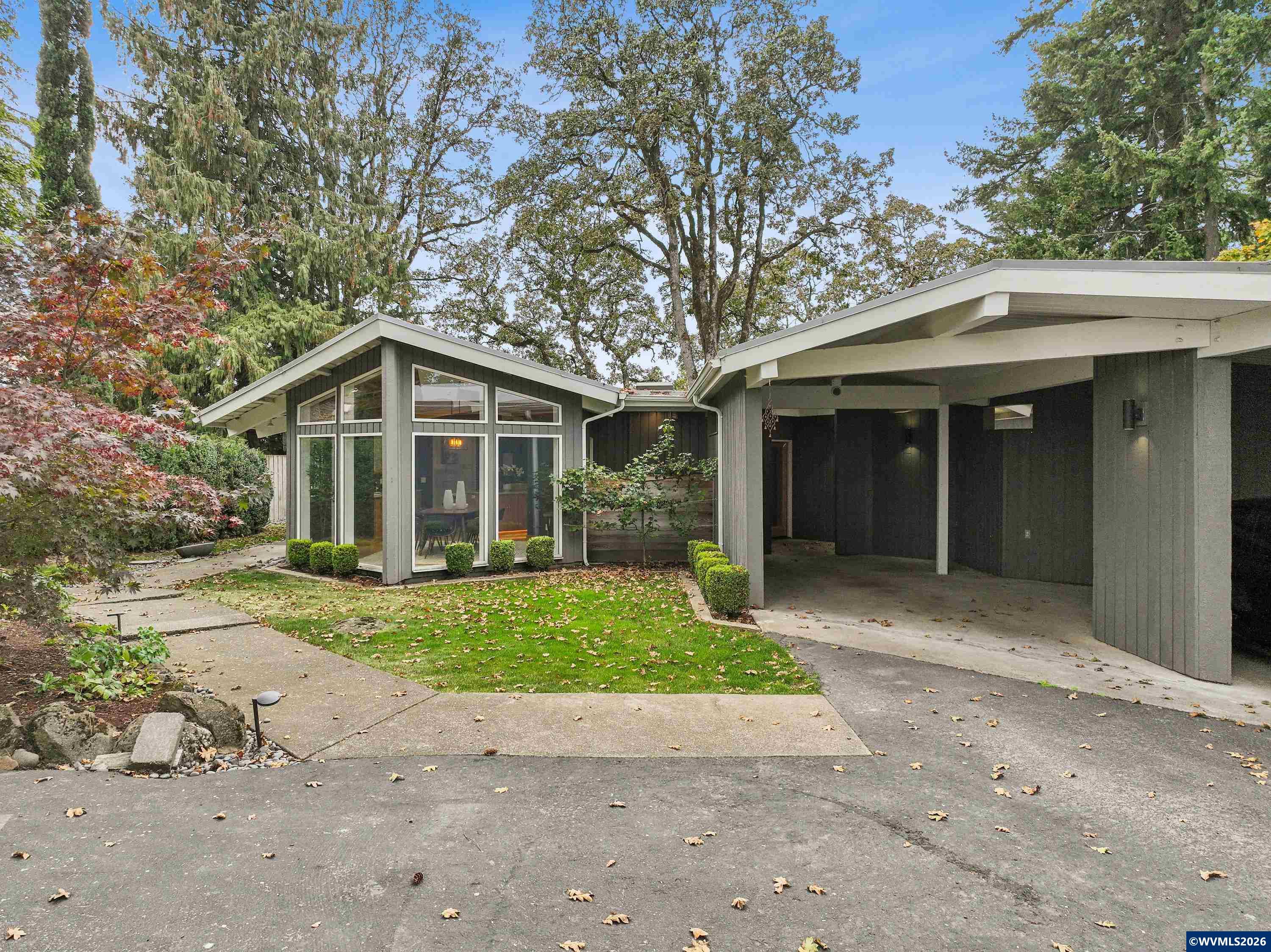 2525 Birdhill Dr — photo