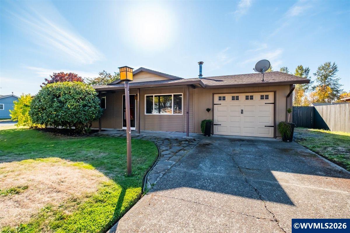 712 E 7th St, Molalla, OR 97038 — photo 2