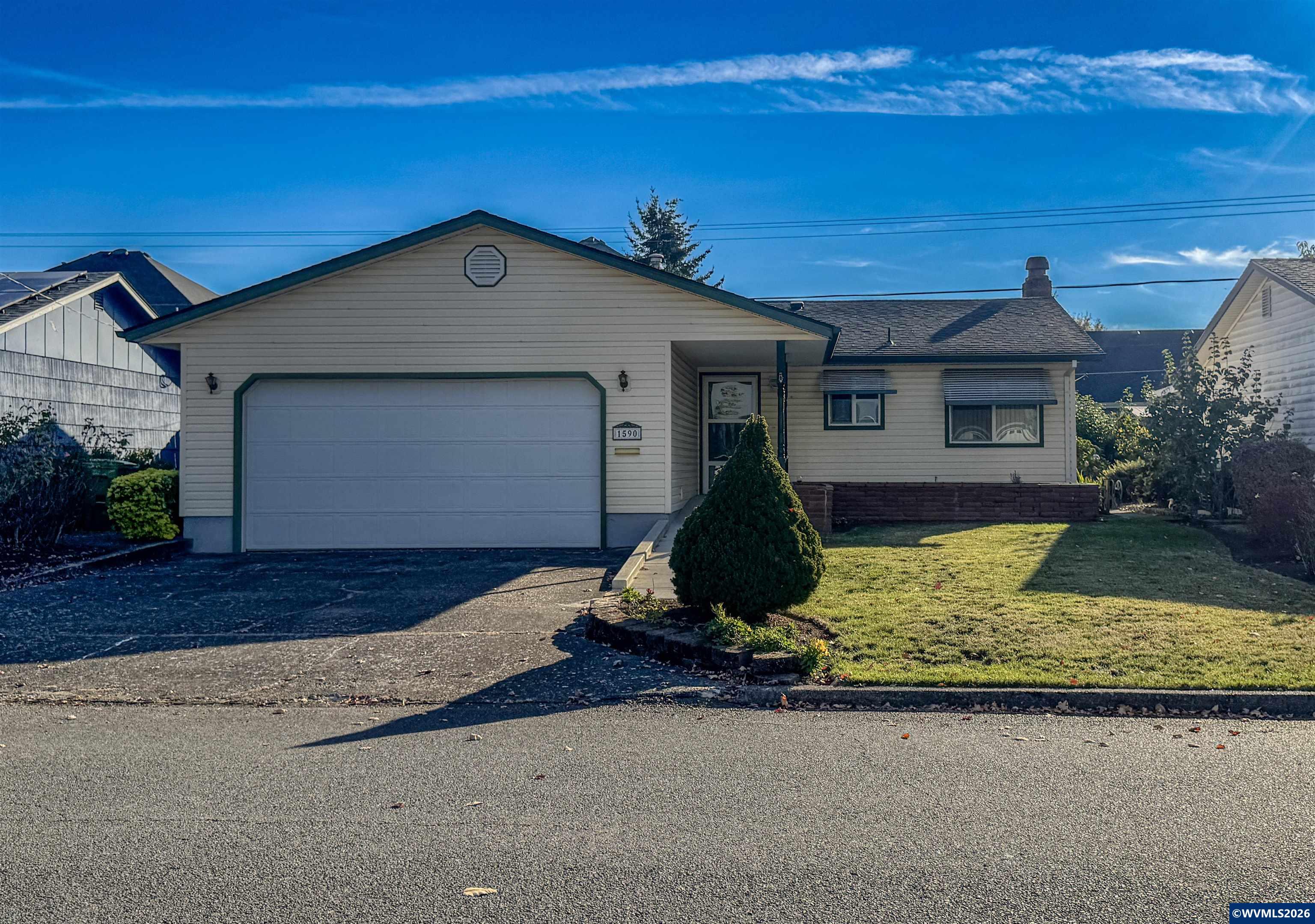 1590 Astor Way Wy — photo