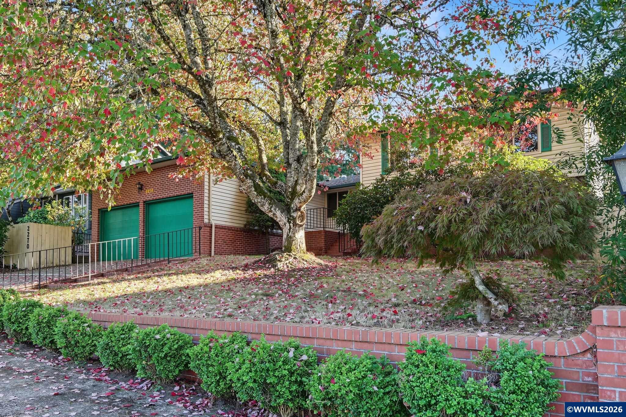 2270 Dorchester Dr — photo