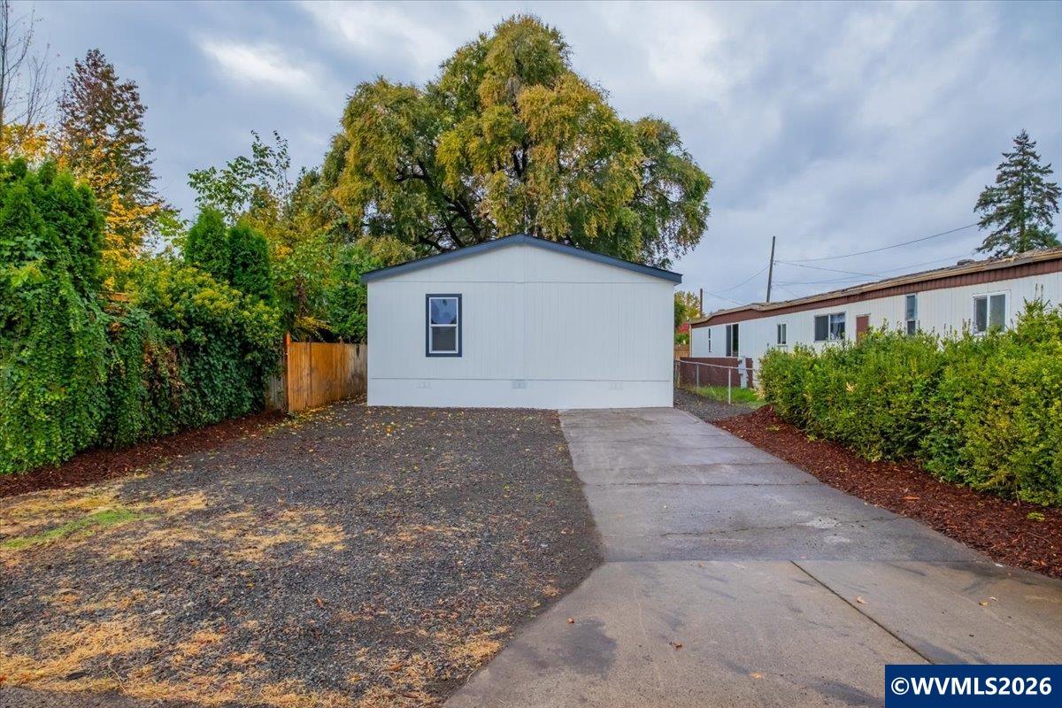3025 Brown Rd — photo