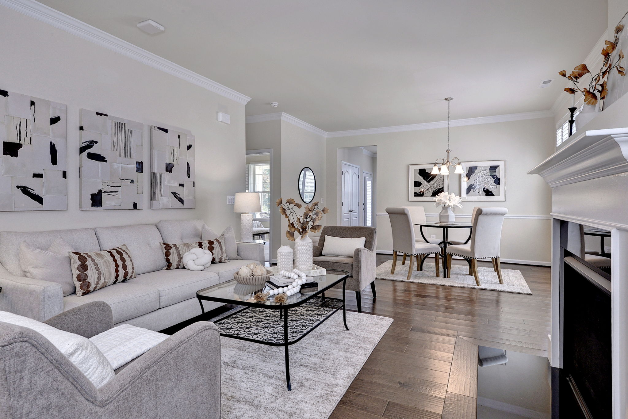 4381 Harrington Cmns — photo