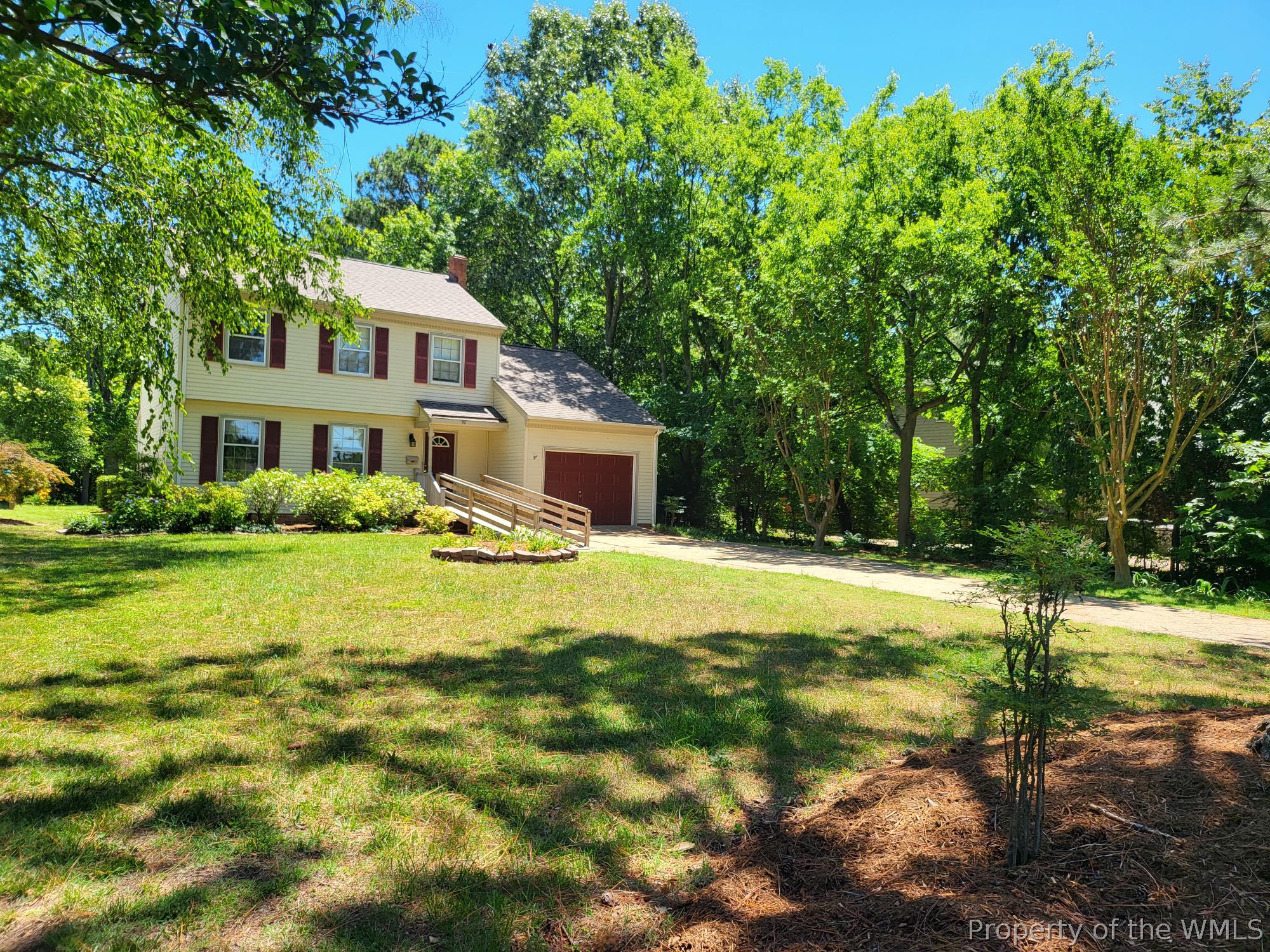 90 Hampton Roads Ave — photo