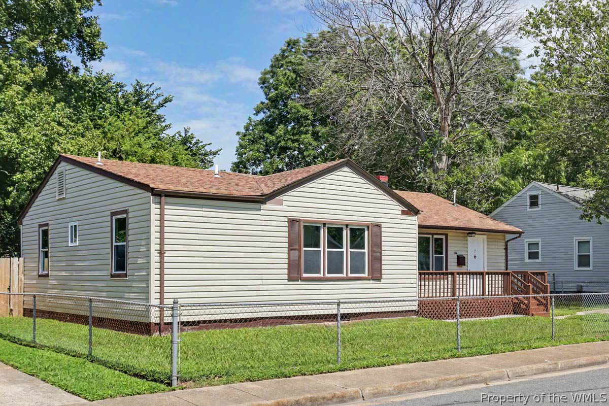 102 W Kelly Ave — photo
