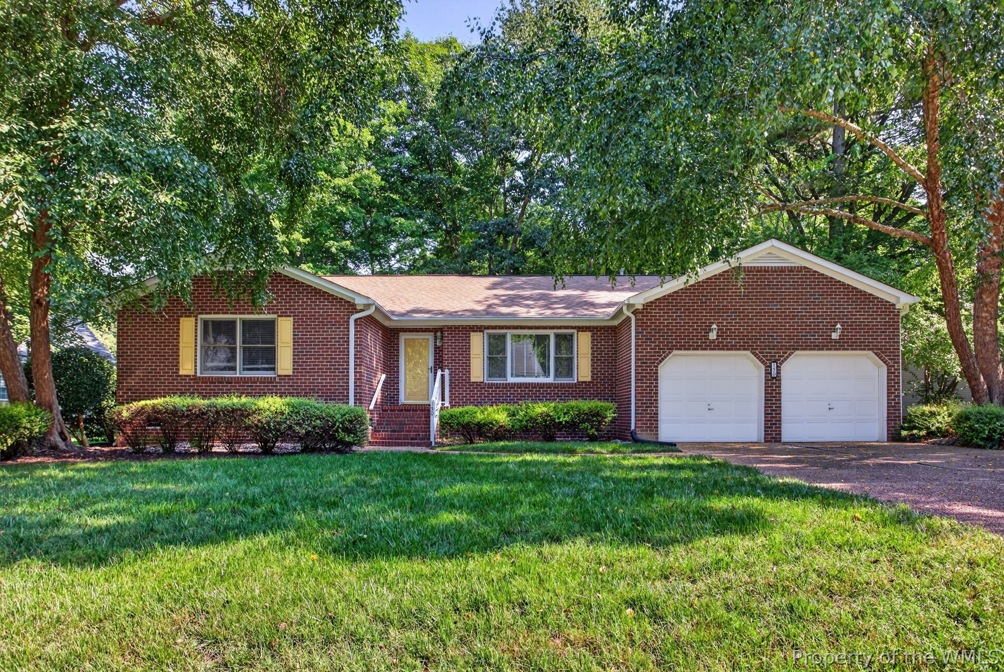 150 Wellington Cir — photo