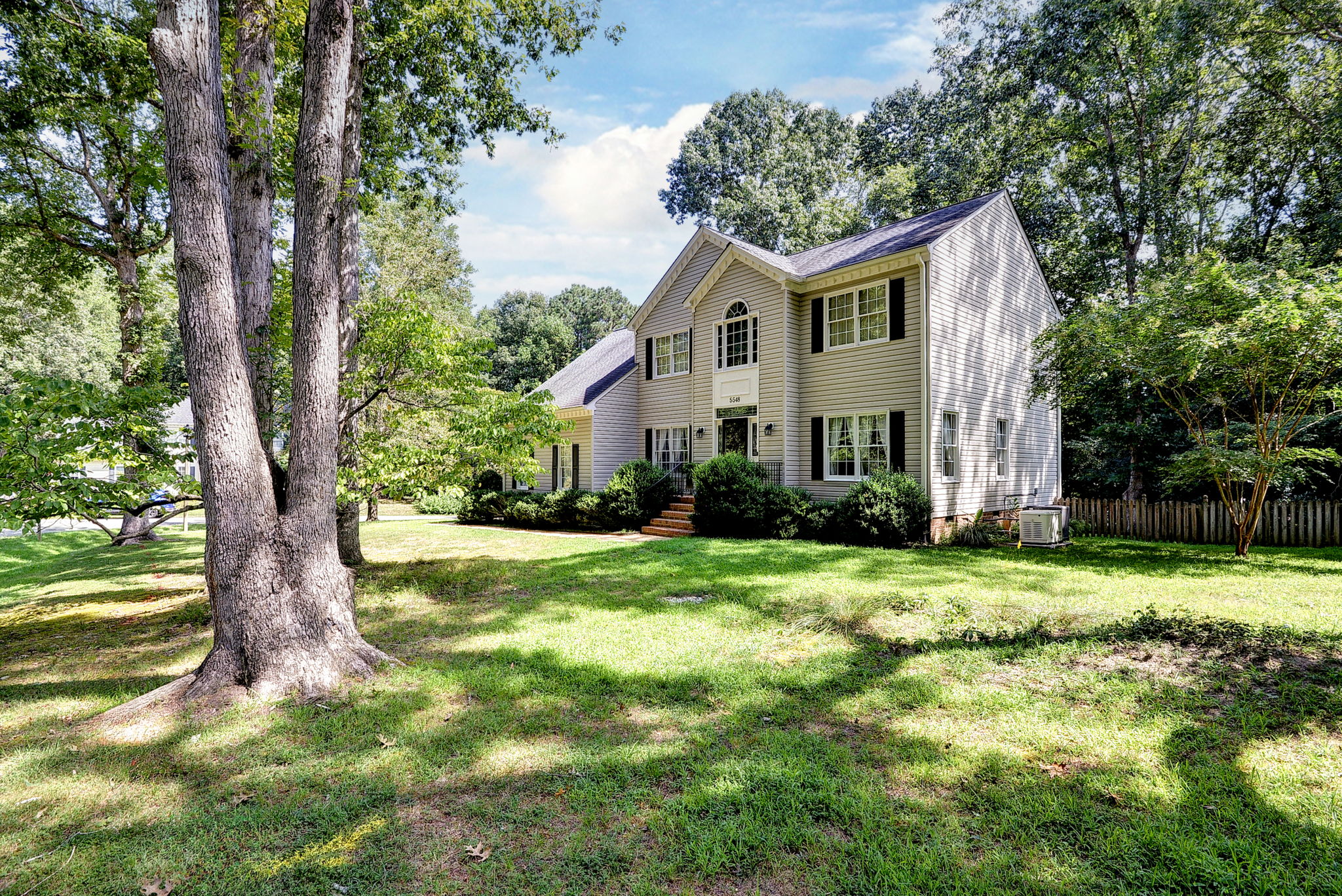 5548 Swan Rd — photo