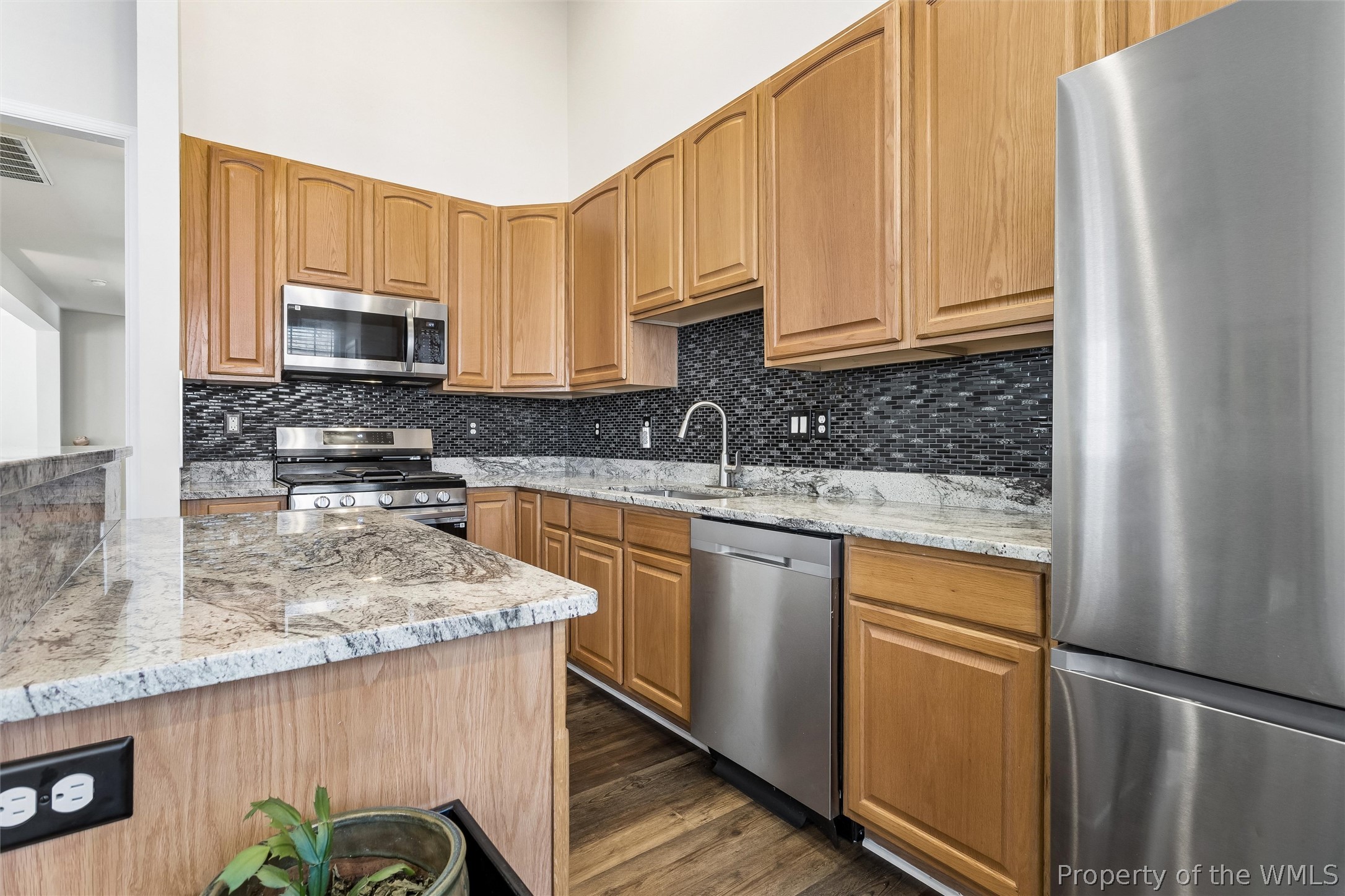 4304 Garden View — photo